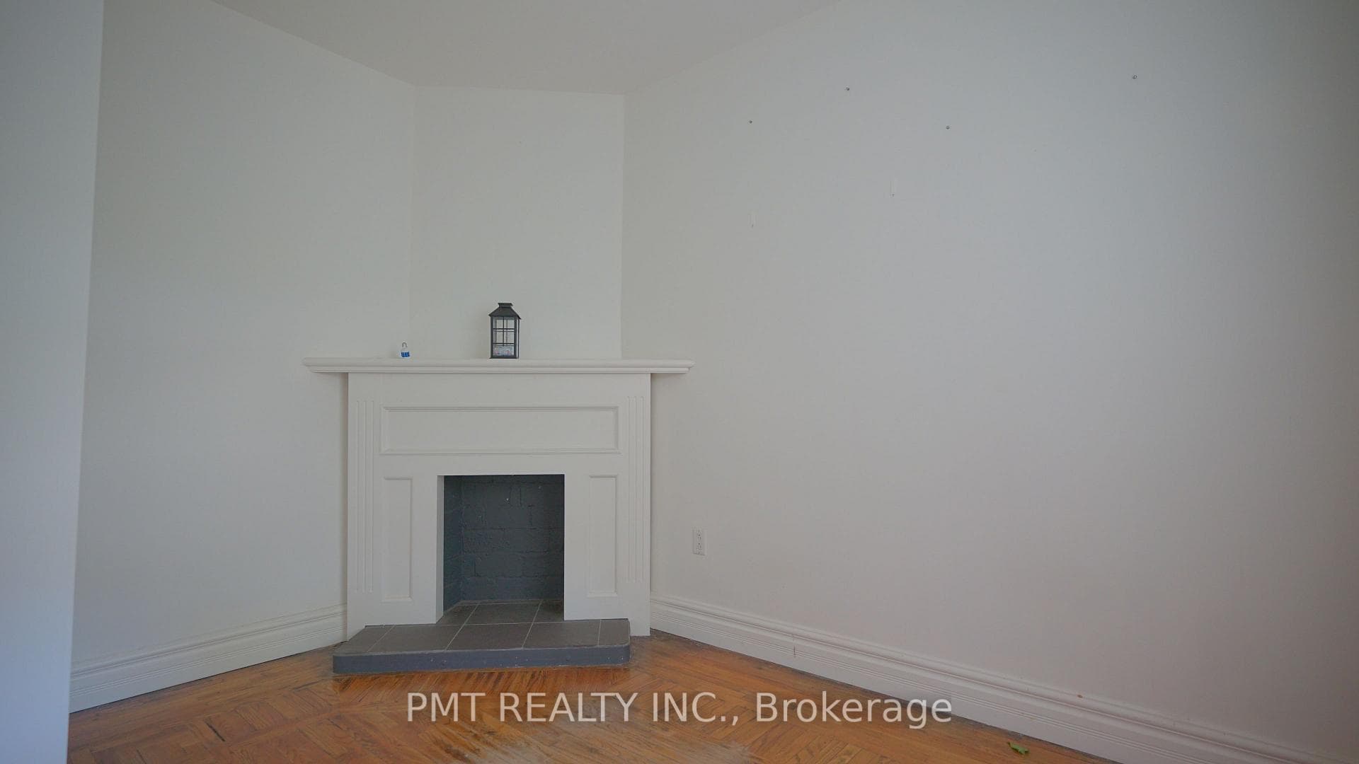 31 Burgess Avenue photo 4