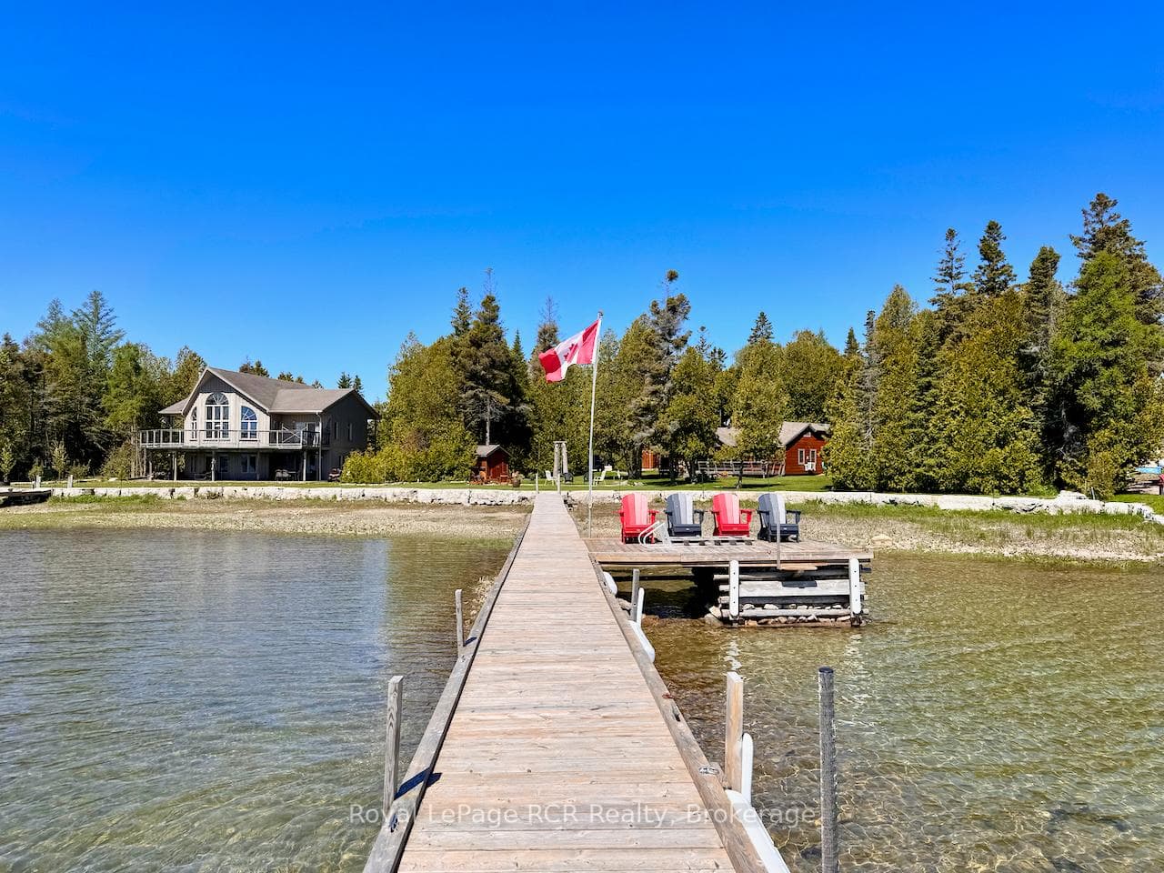 Shallow, gentle entry for warm water swimming