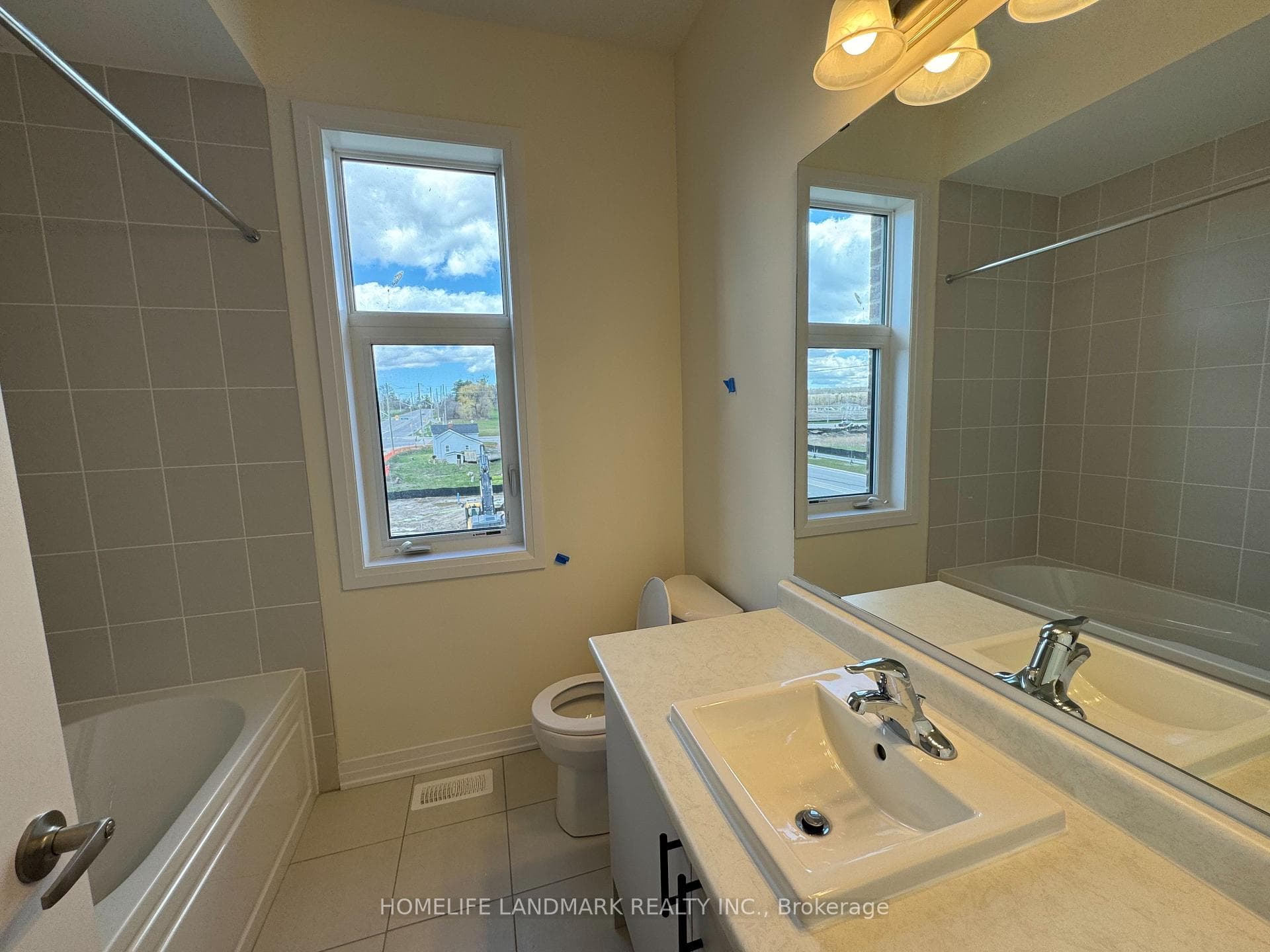 11447 LESLIE Street photo 18
