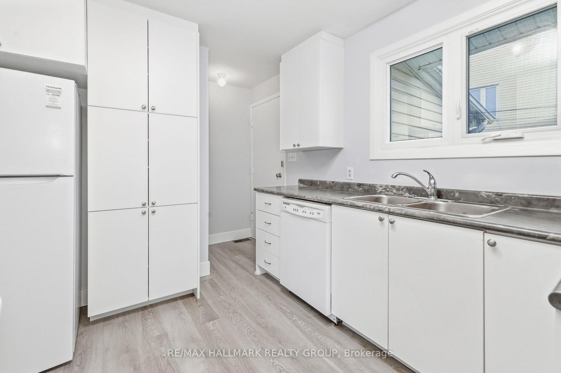 1259 Marenger Street photo 10