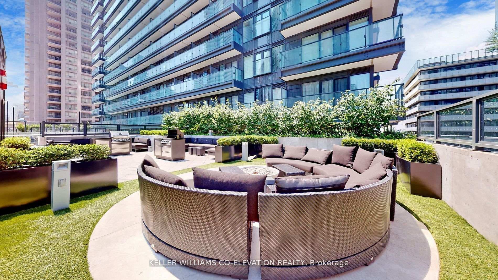 BBQ Deck & Fire Pit