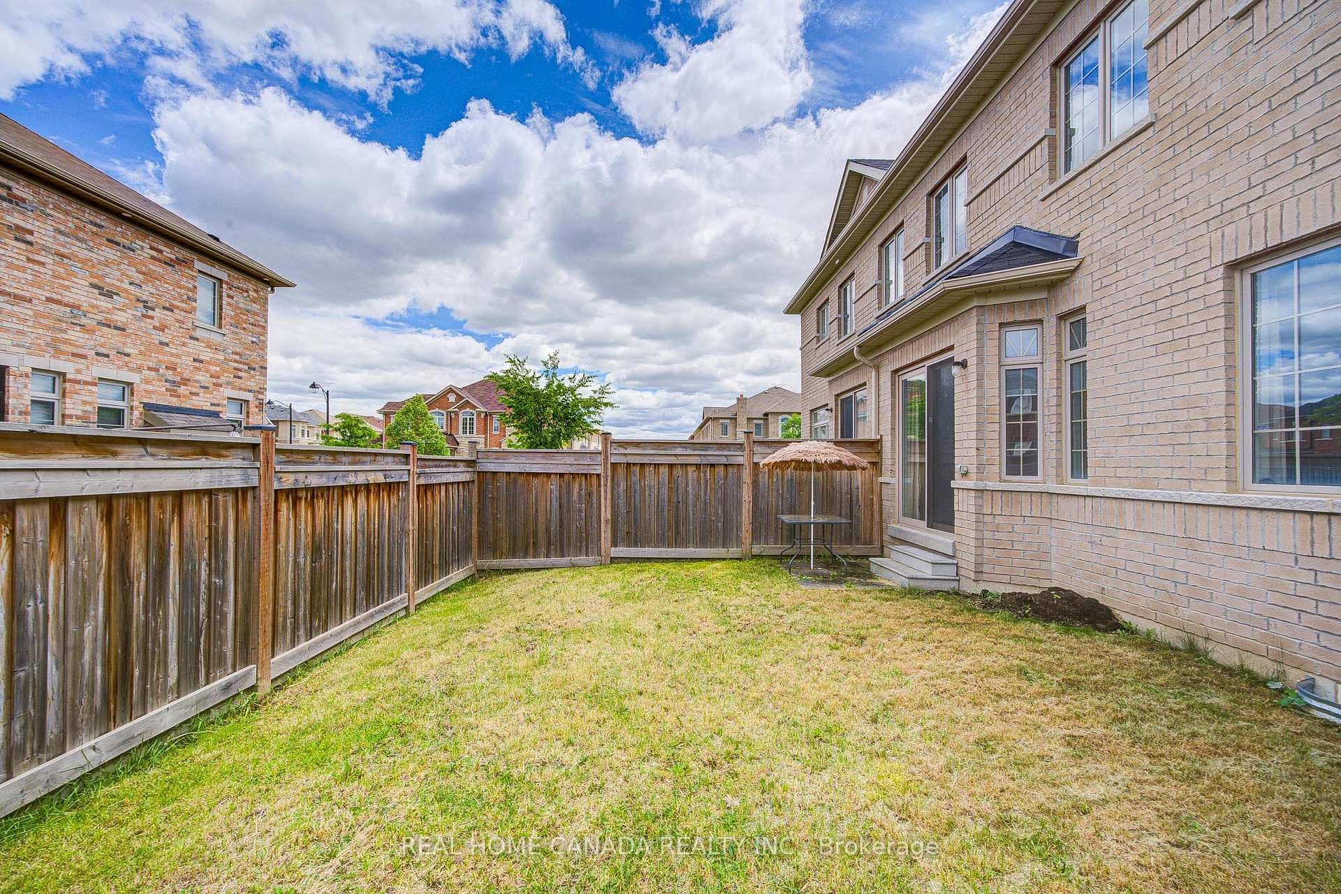 1491 Chretien Street photo 47
