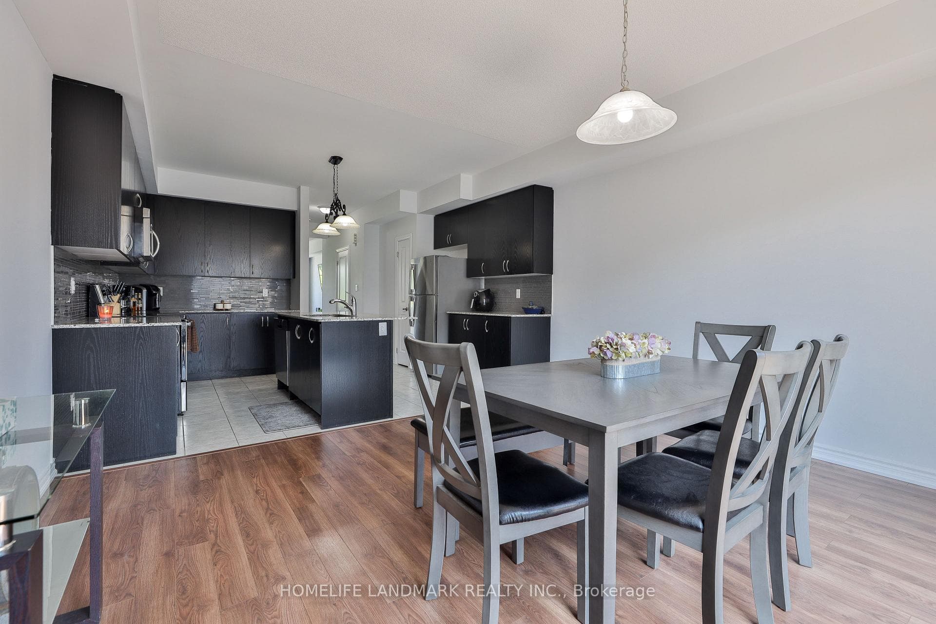 153 Rustle Woods Avenue photo 11