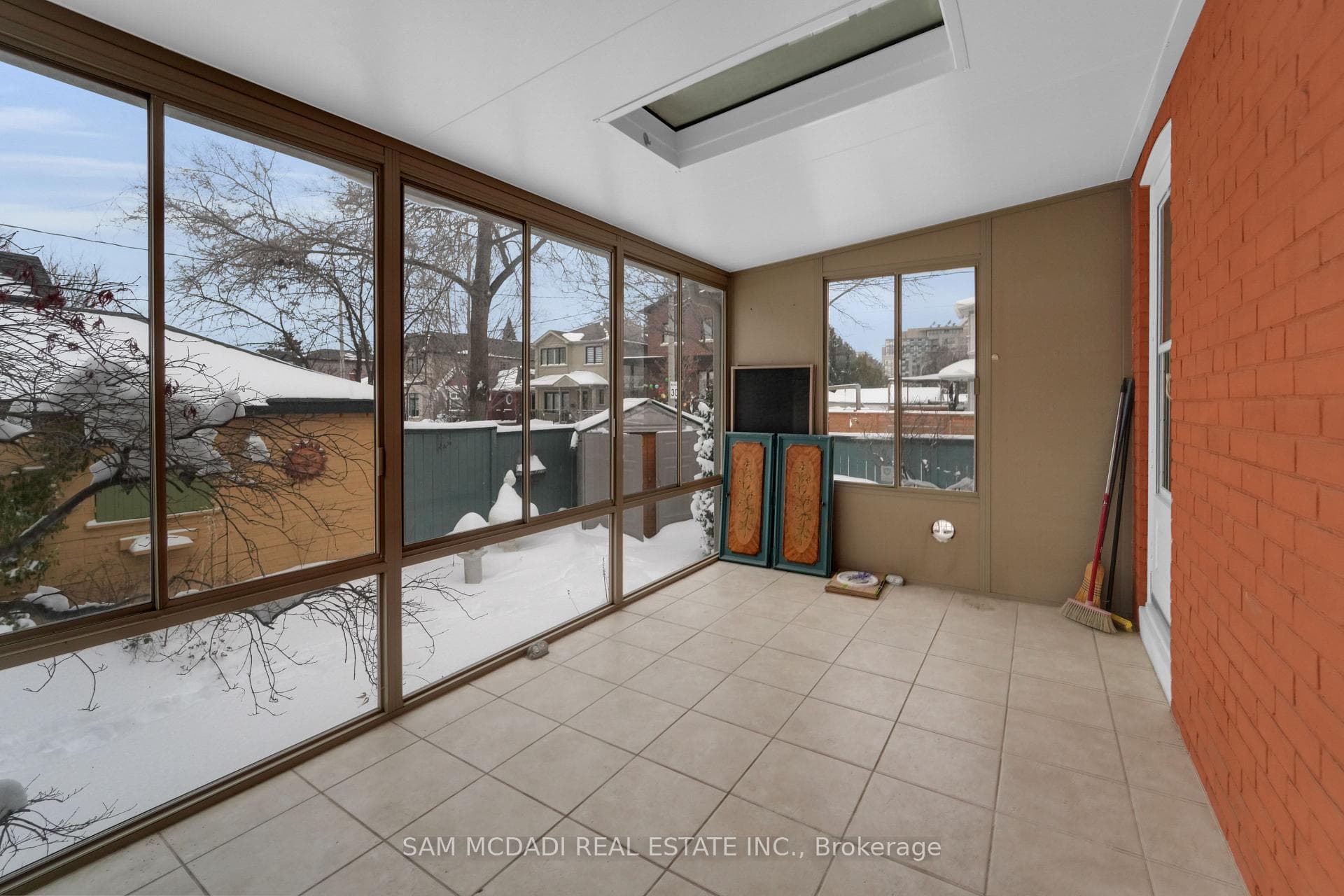 319 Cosburn Avenue photo 11