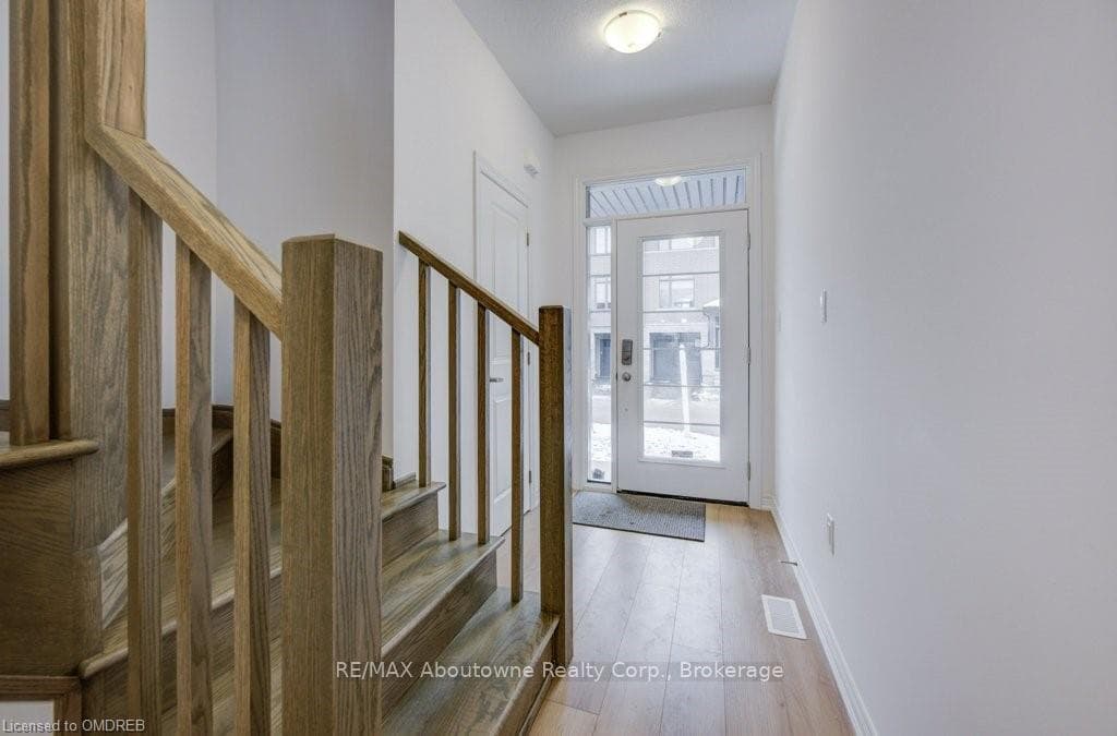 120 COURT Drive Unit 85 photo 4