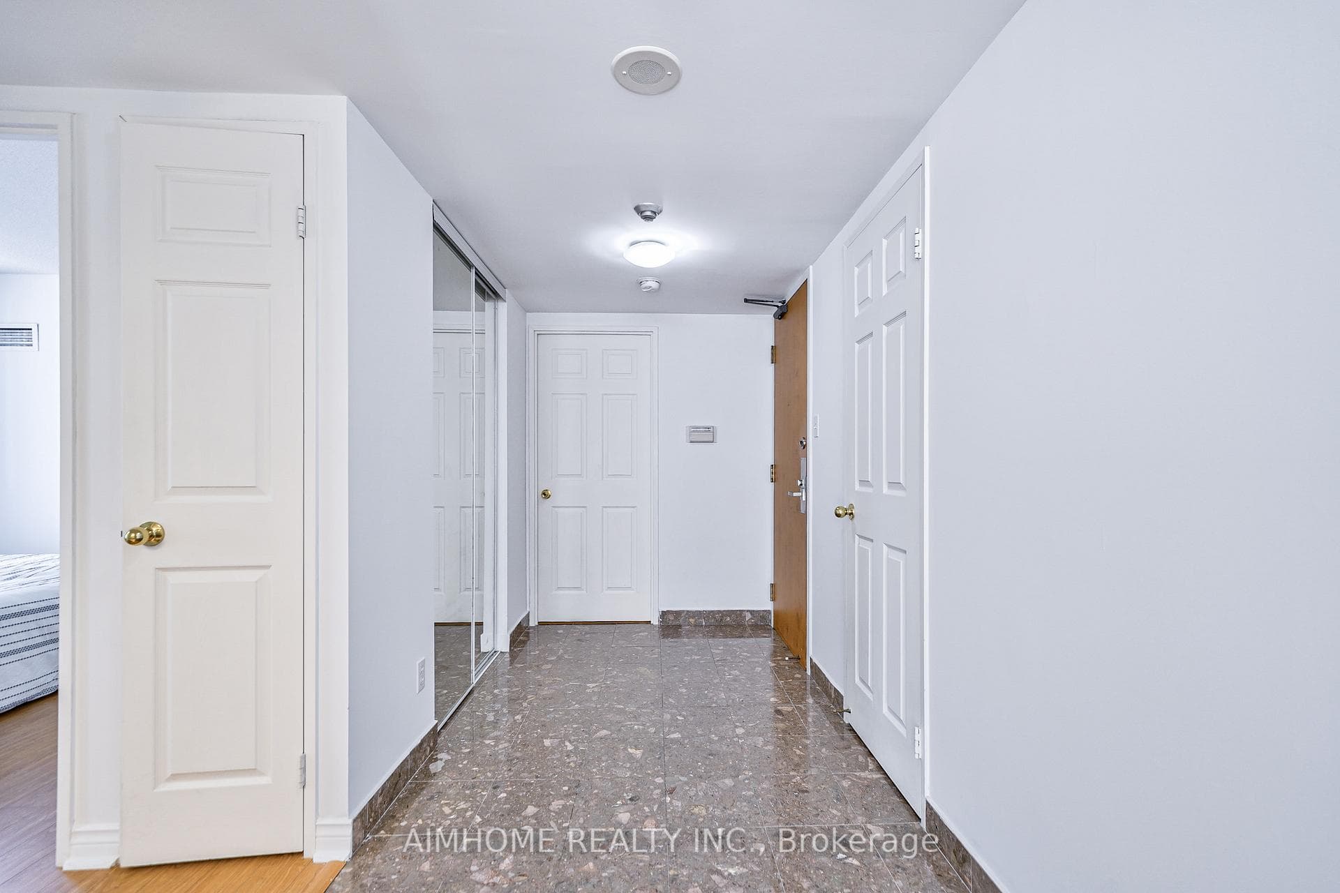 256 Doris Avenue Unit 710 photo 8