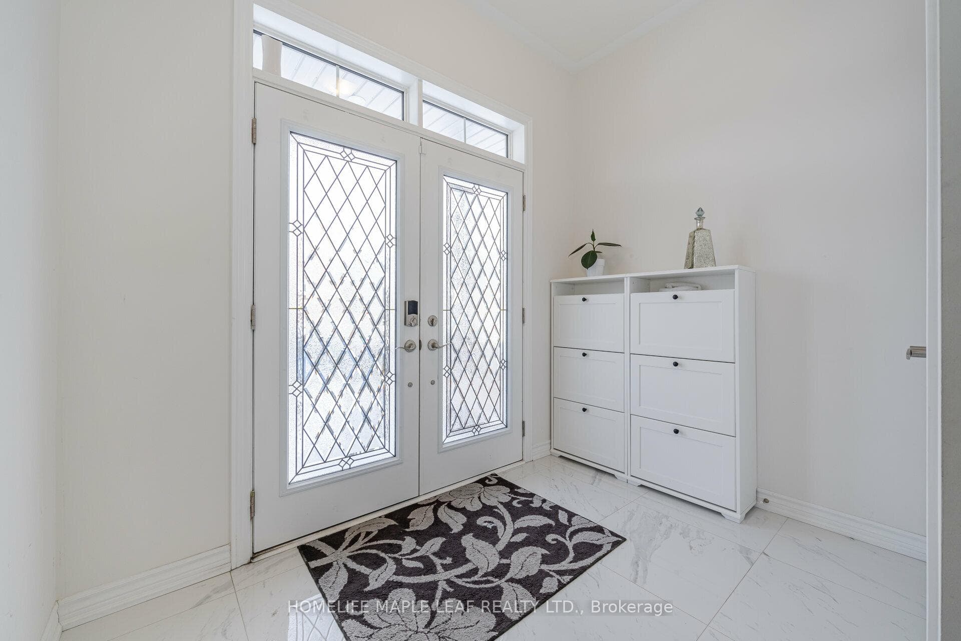 299 Northglen Boulevard photo 4