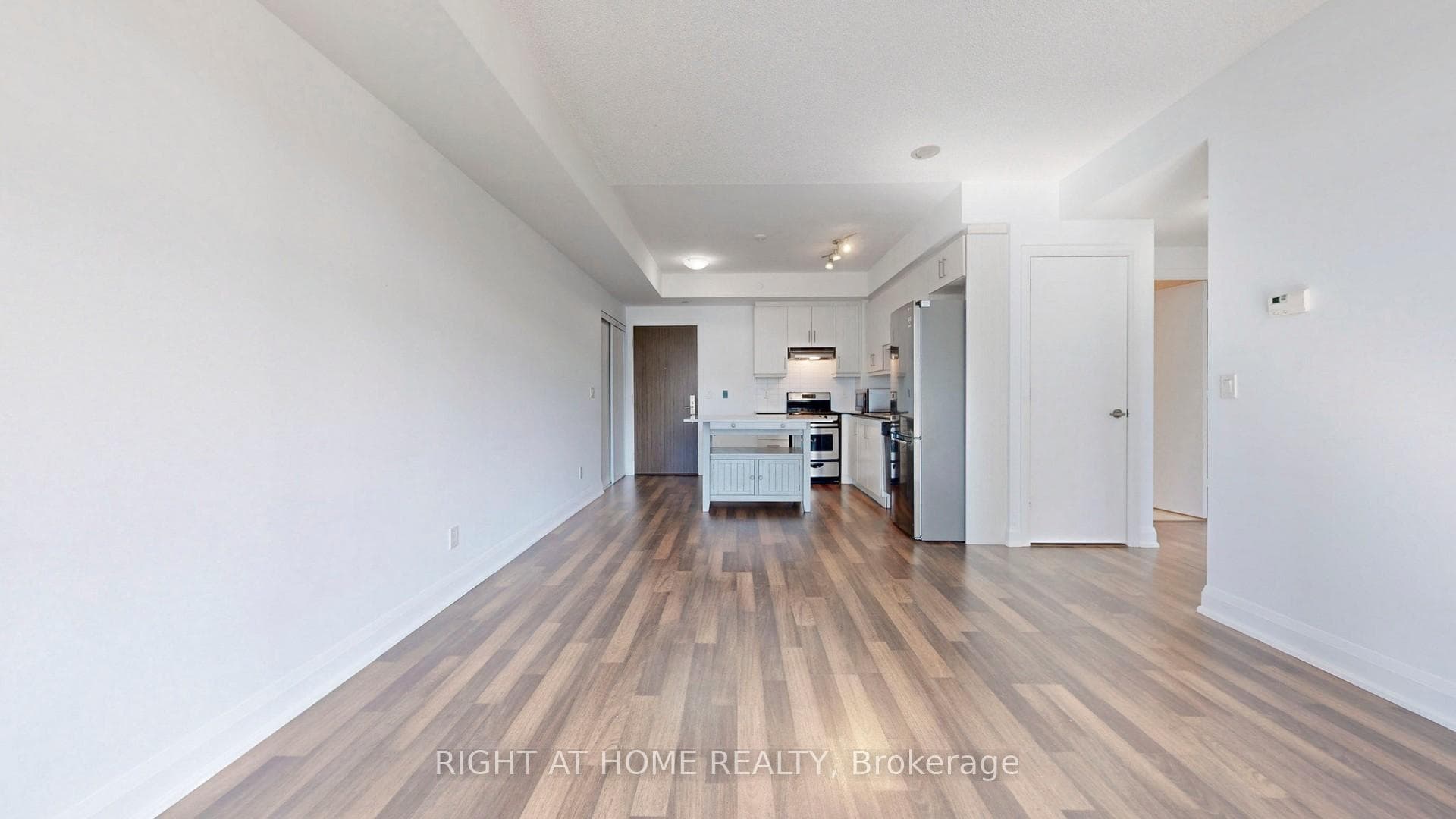 68 Canterbury Place Unit 902 photo 10