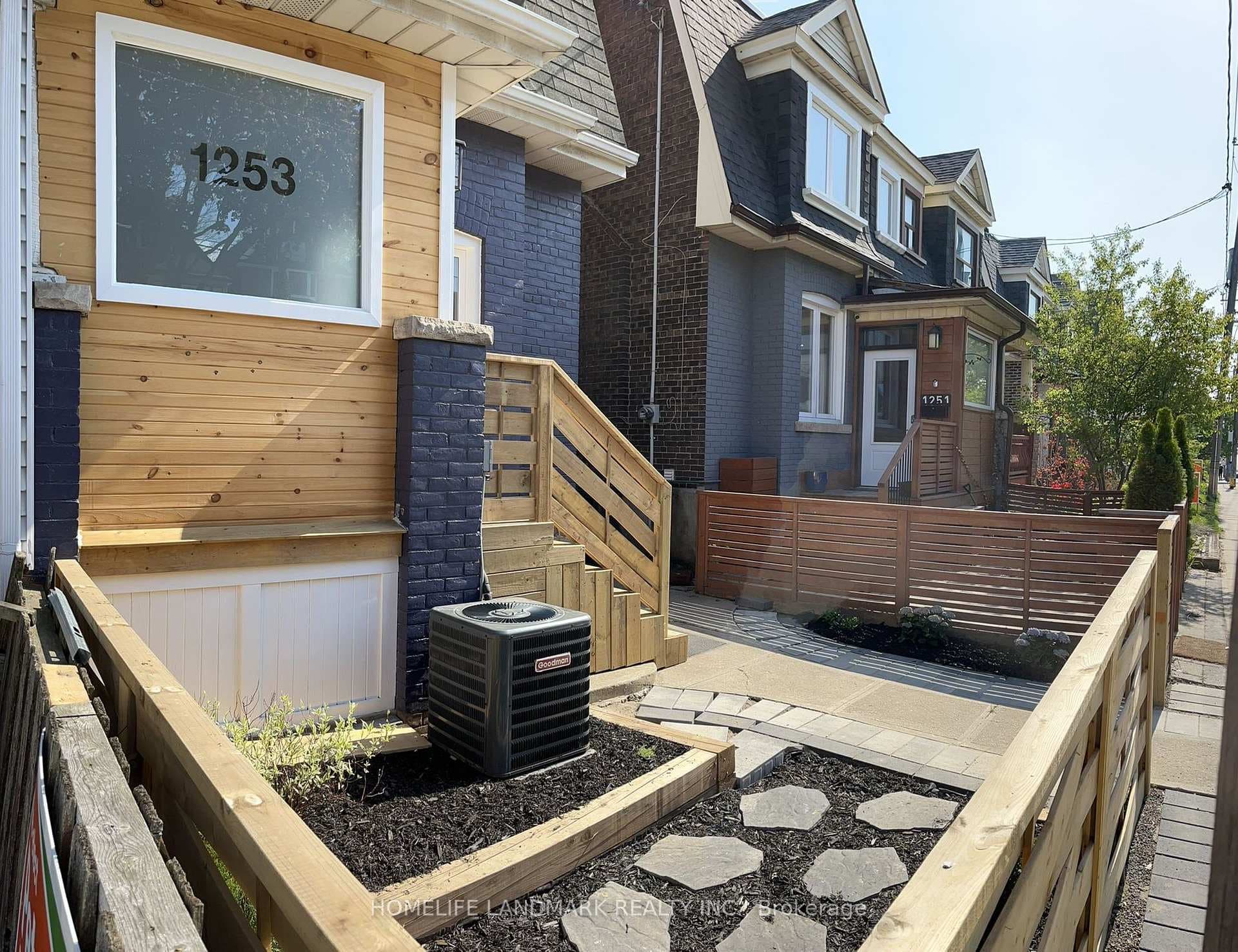 1253 Gerrard Street photo 2