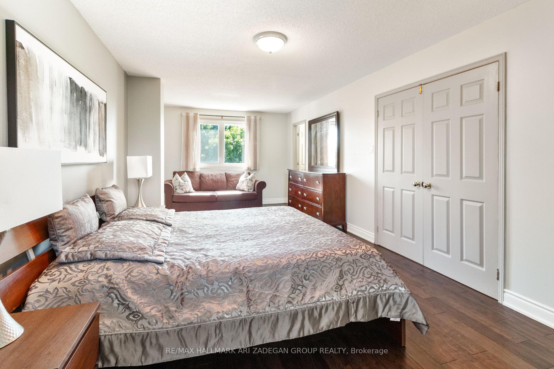 149 Roseborough Crescent photo 35