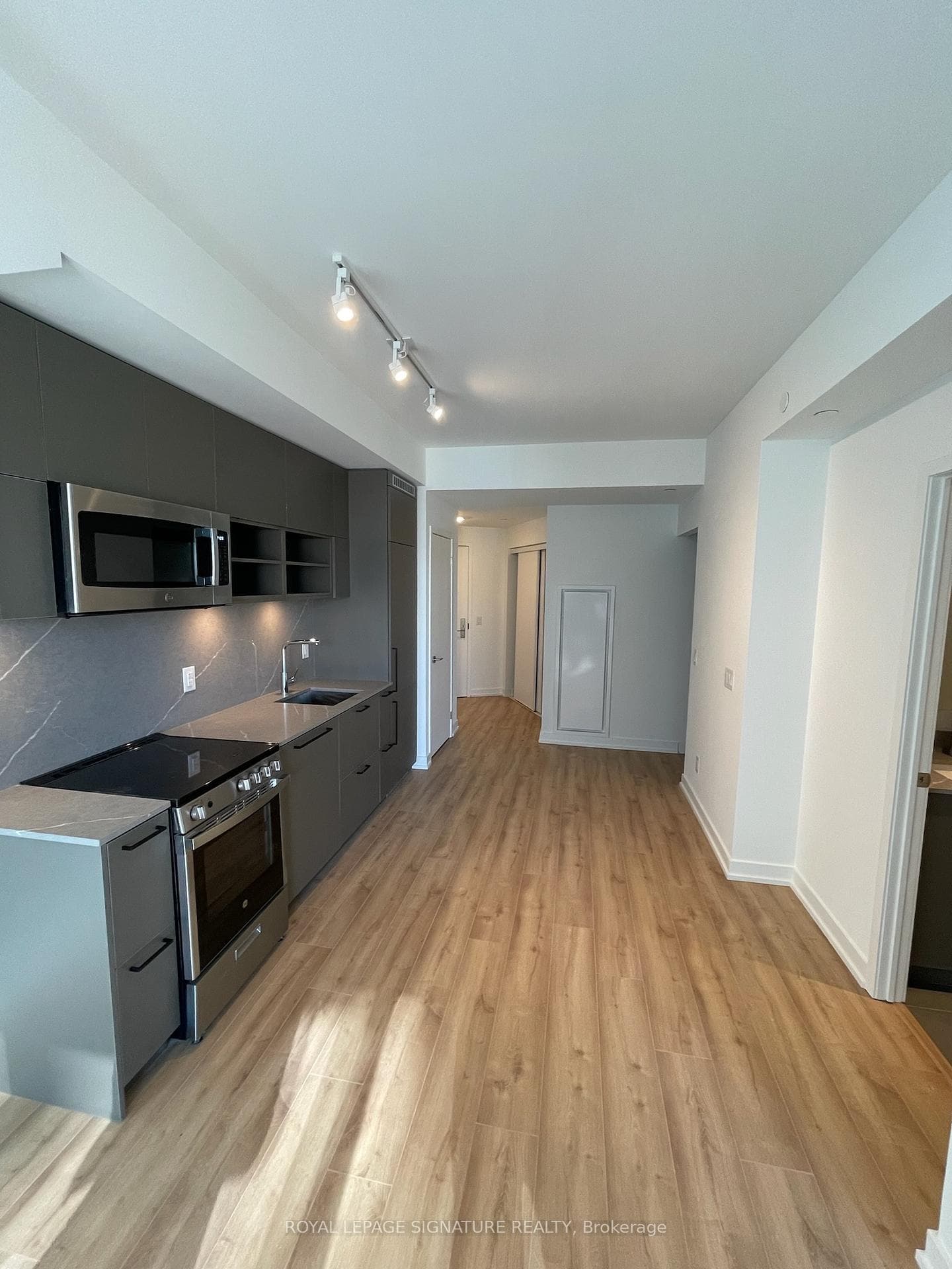 135 East Liberty Street Unit 2107 photo 2