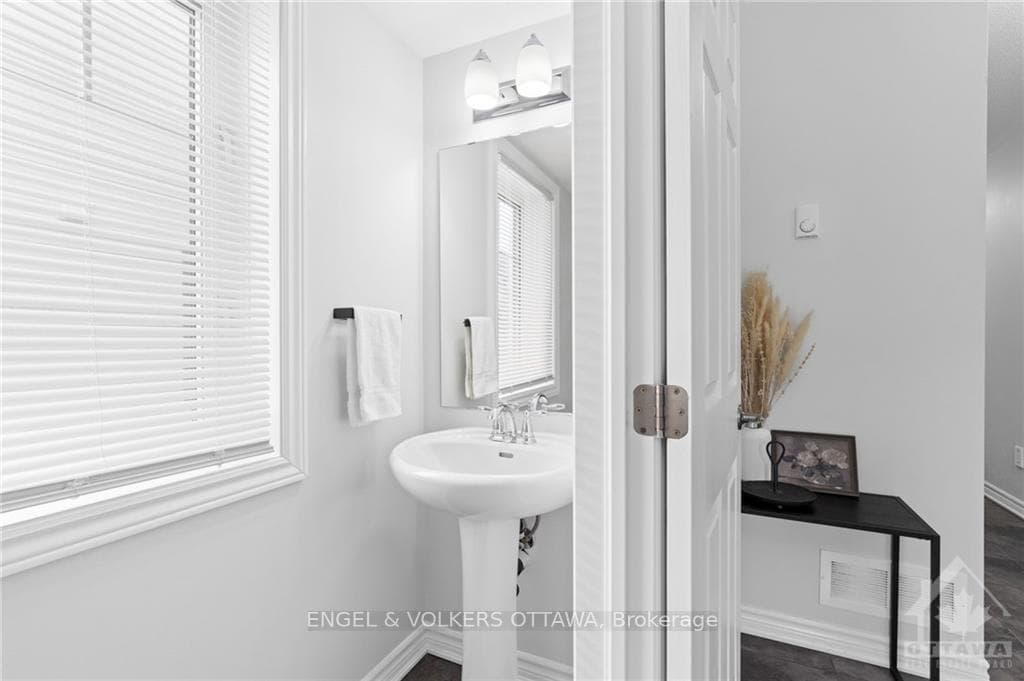781 SUMMERGAZE Street photo 4