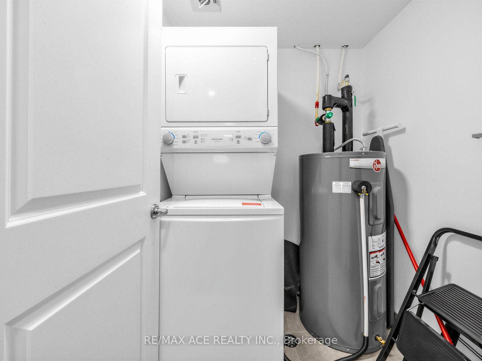 385 Arctic Red Drive Unit 418 photo 30