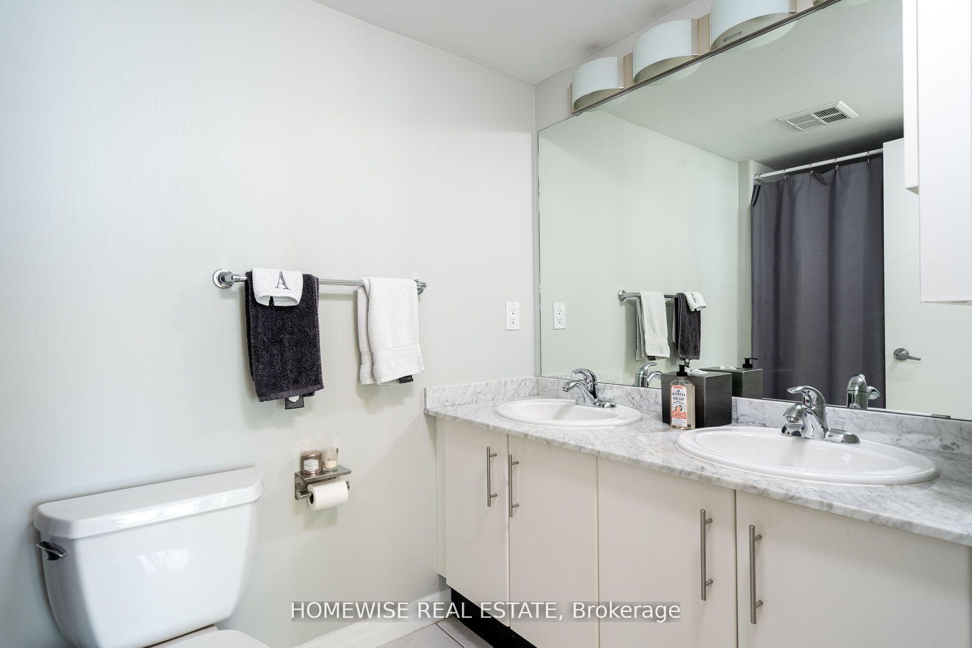16 Yonge Street Unit 1209 photo 17