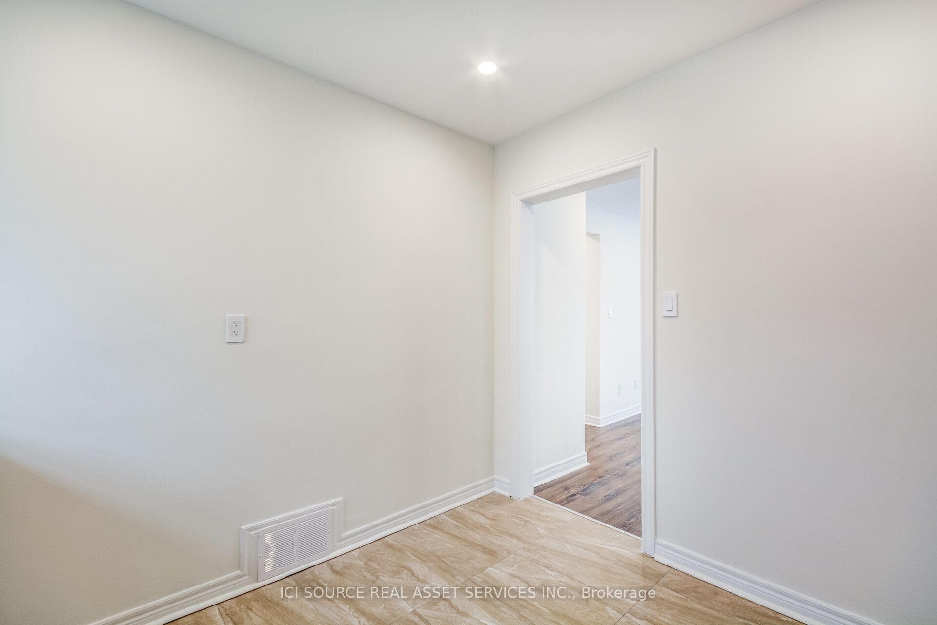 58 Burlingame Road Unit 3 photo 20