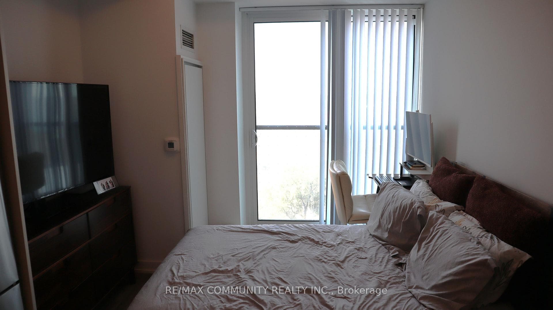 1195 The Queensway N/A Unit 502 photo 7