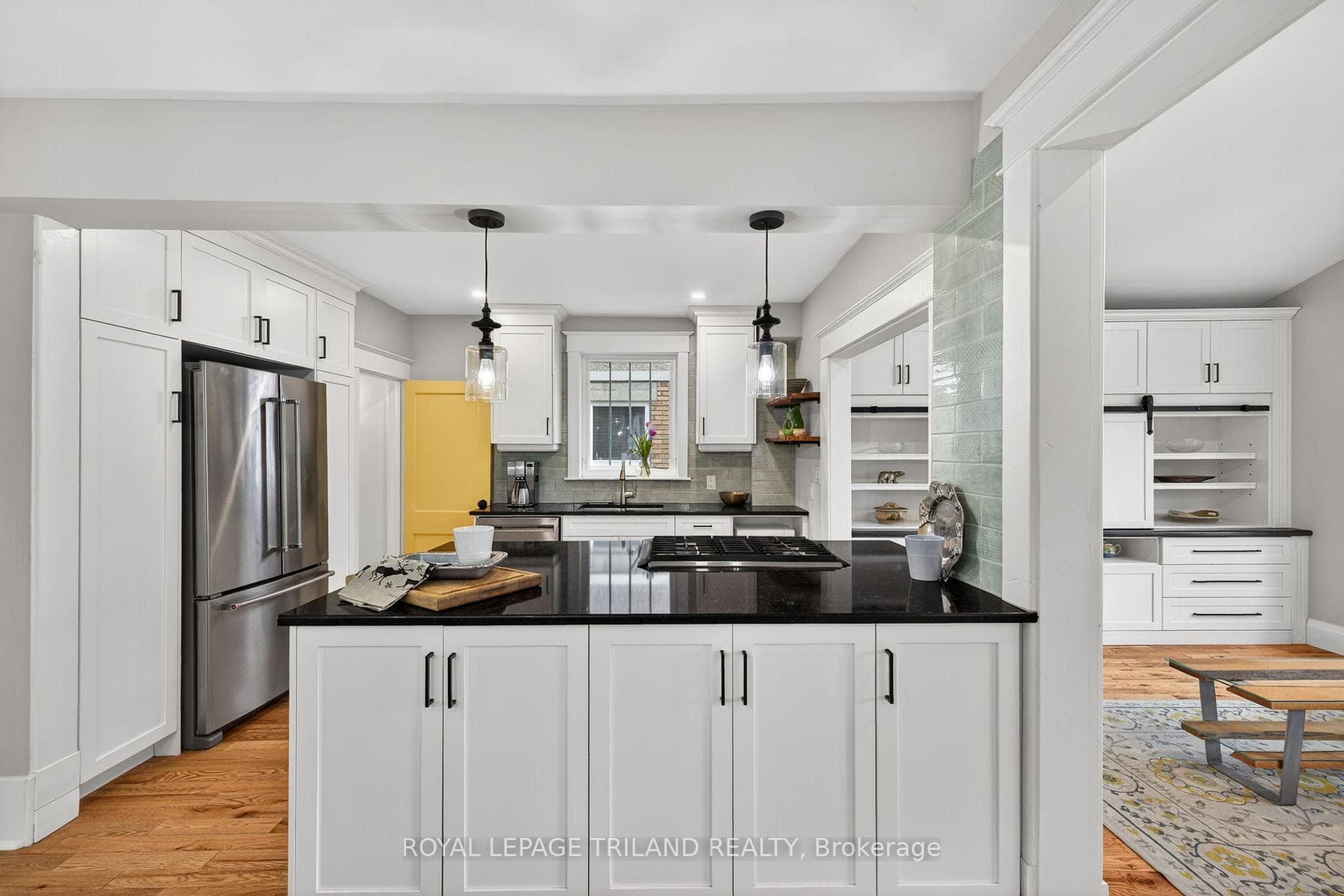 430 Mckenzie Avenue photo 9