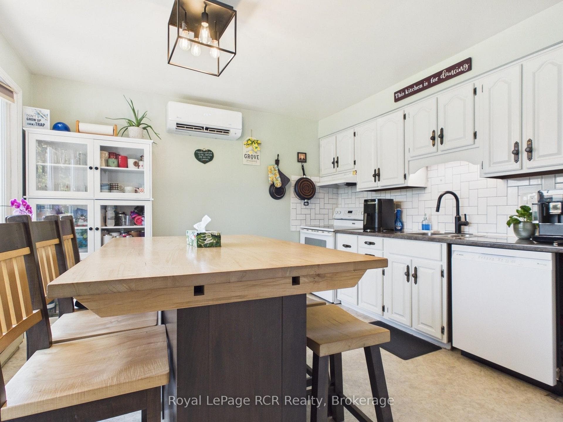 892 Brownell Drive photo 8