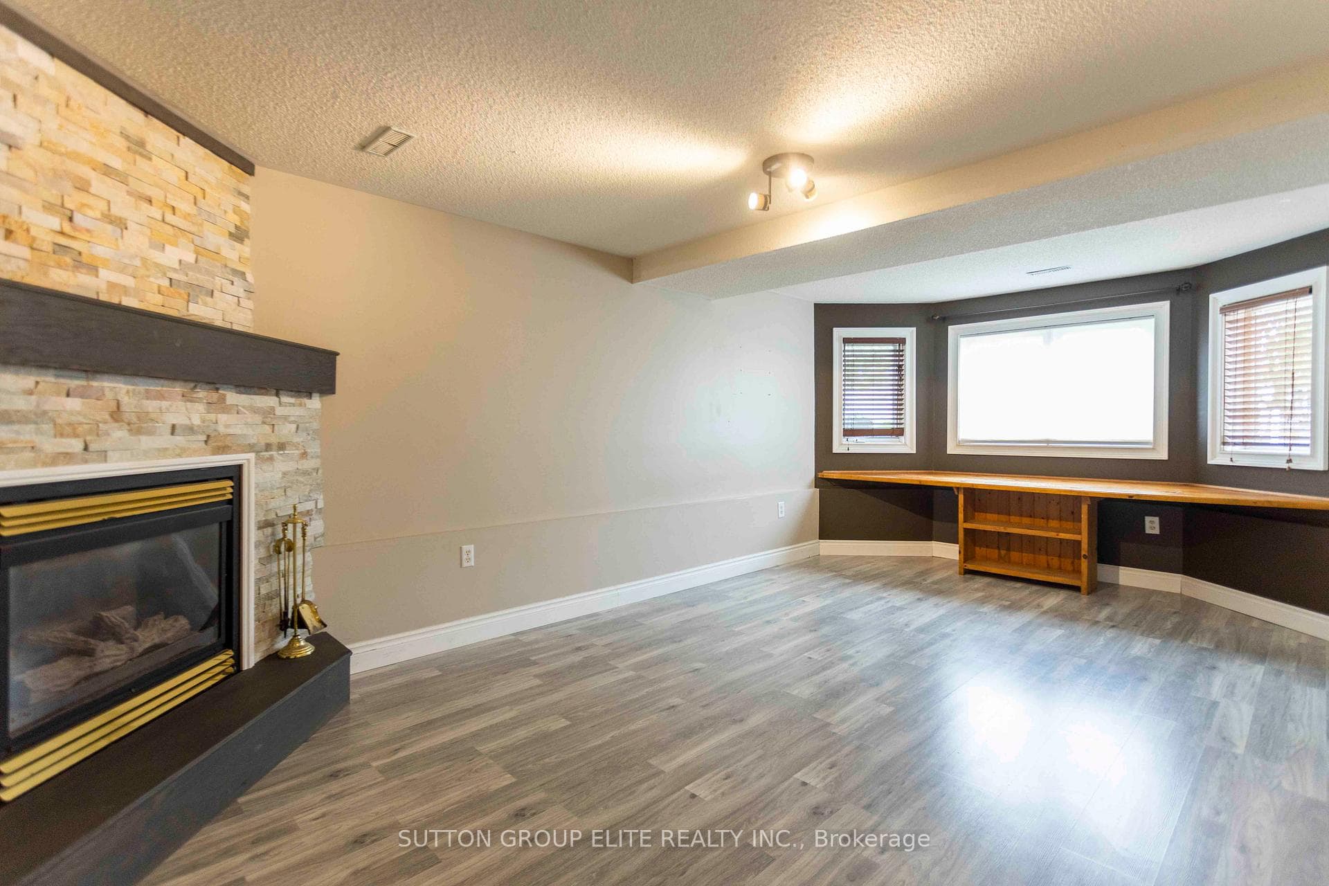 9 Assiniboine Drive photo 27