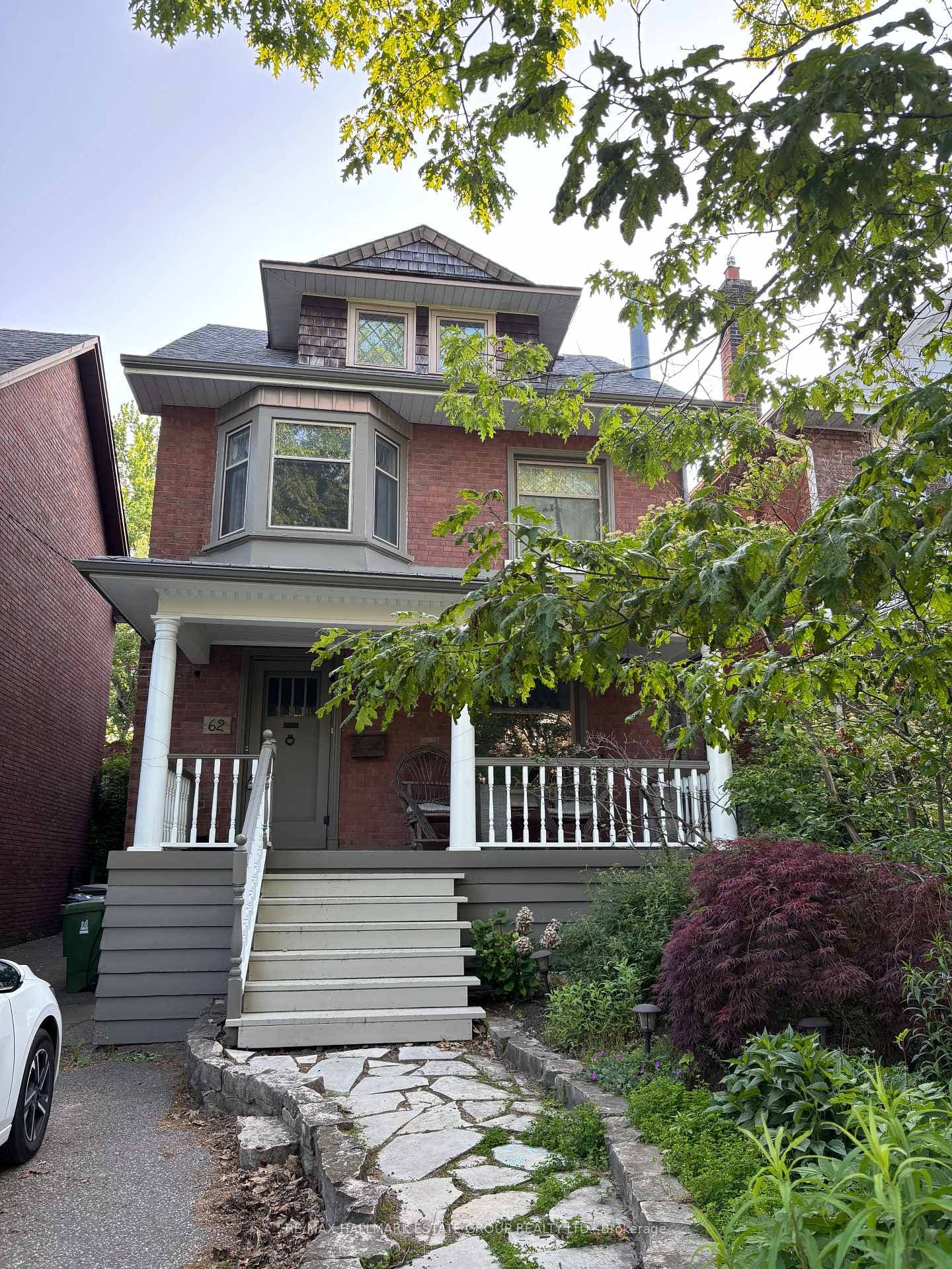 62 Hambly Avenue photo 2