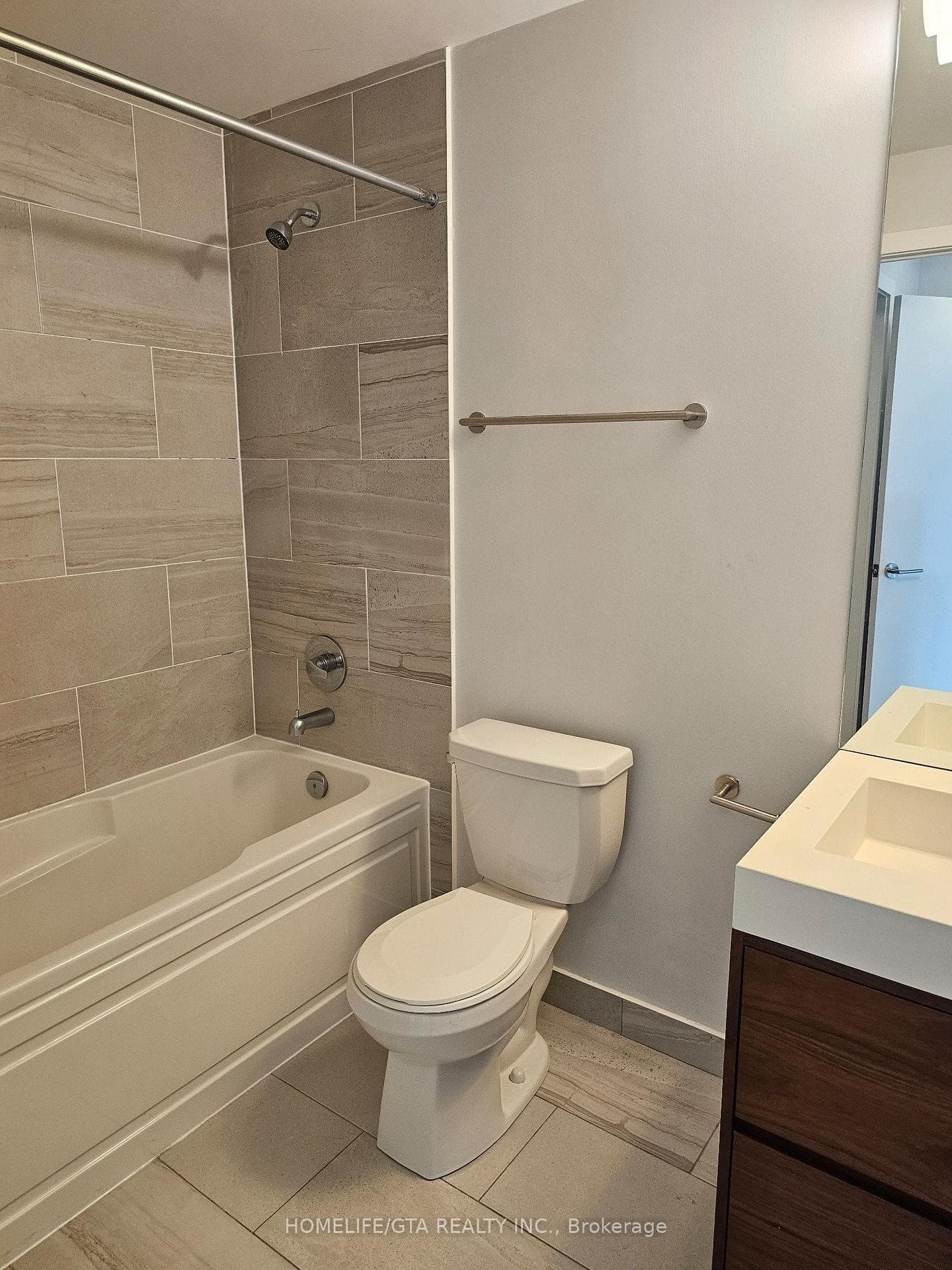 1709 Bur Oak Avenue Unit 201A photo 10