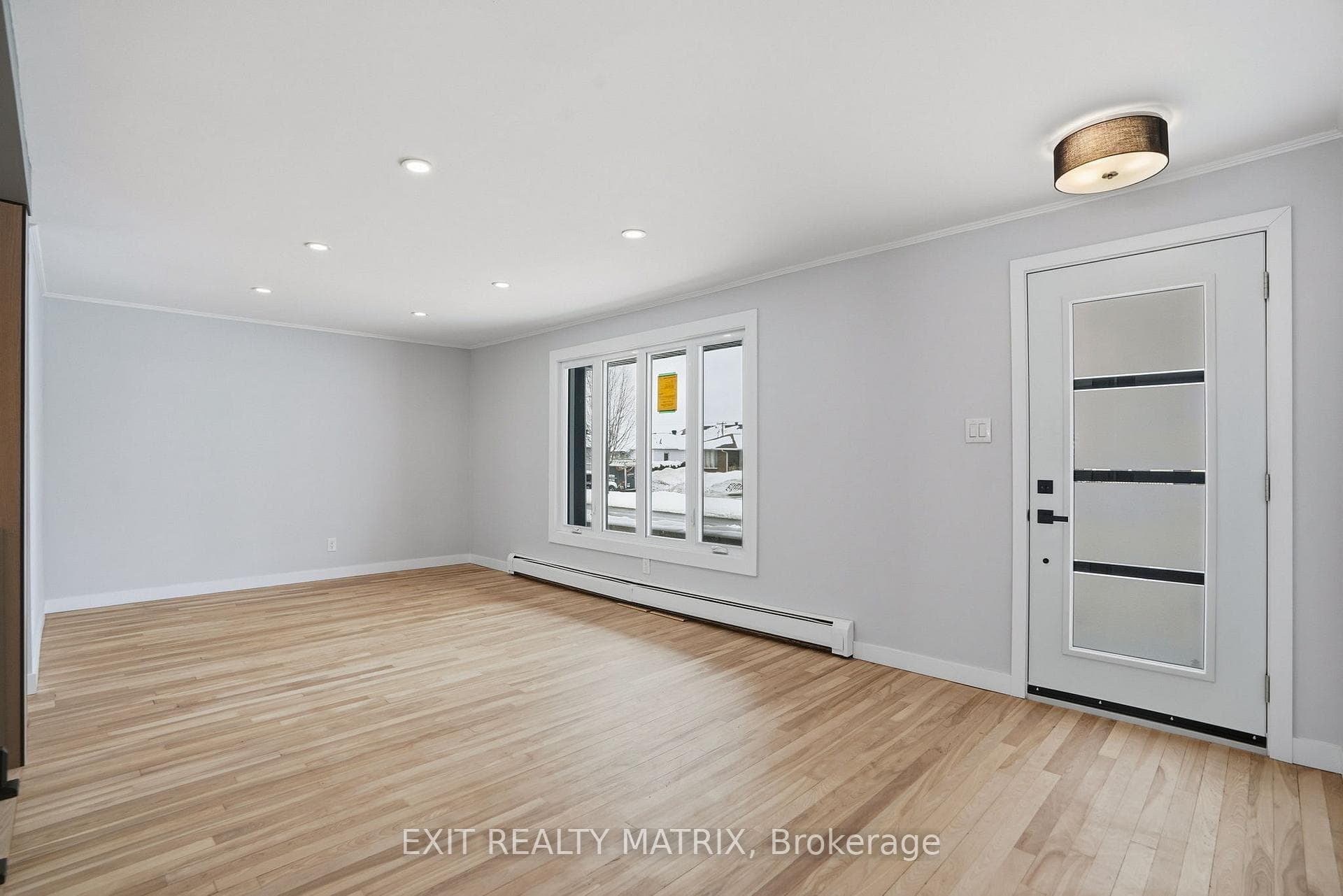 805 Cartier Boulevard photo 5