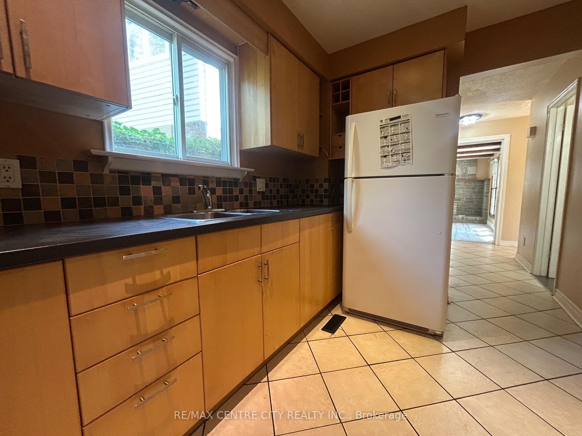 67 Walmer Gardens photo 9