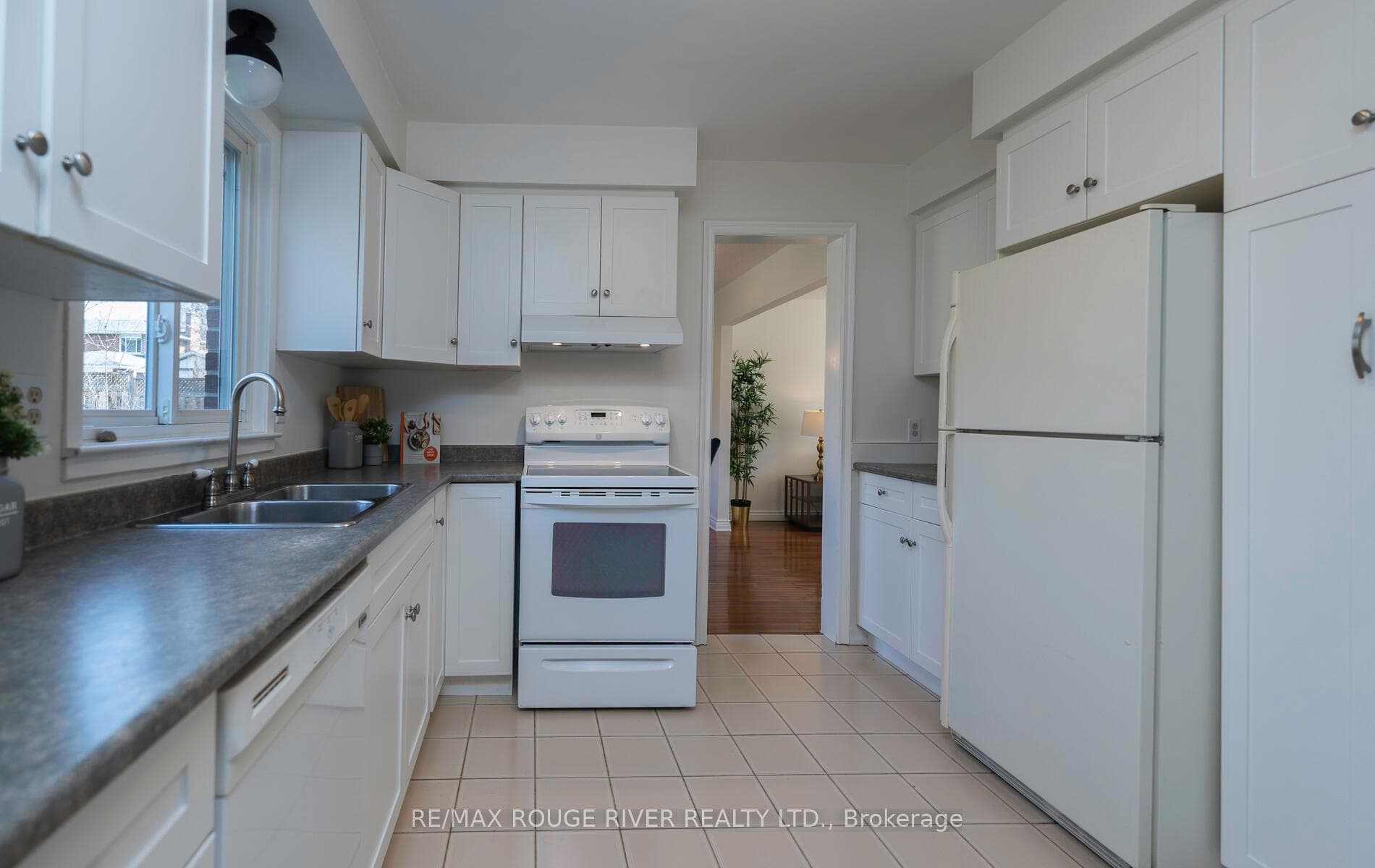 124 Acheson Boulevard photo 13
