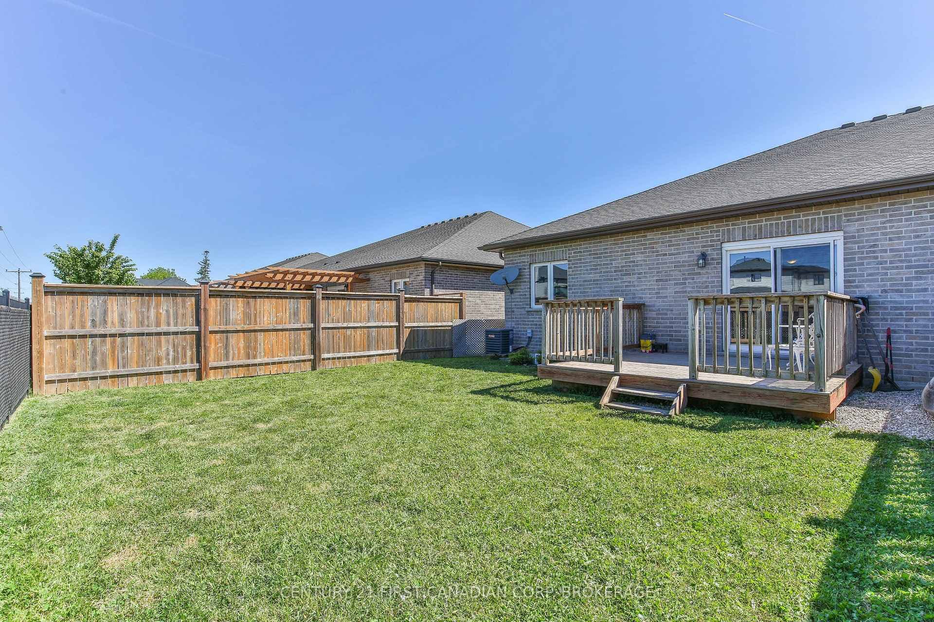 283 Boyd Boulevard photo 32