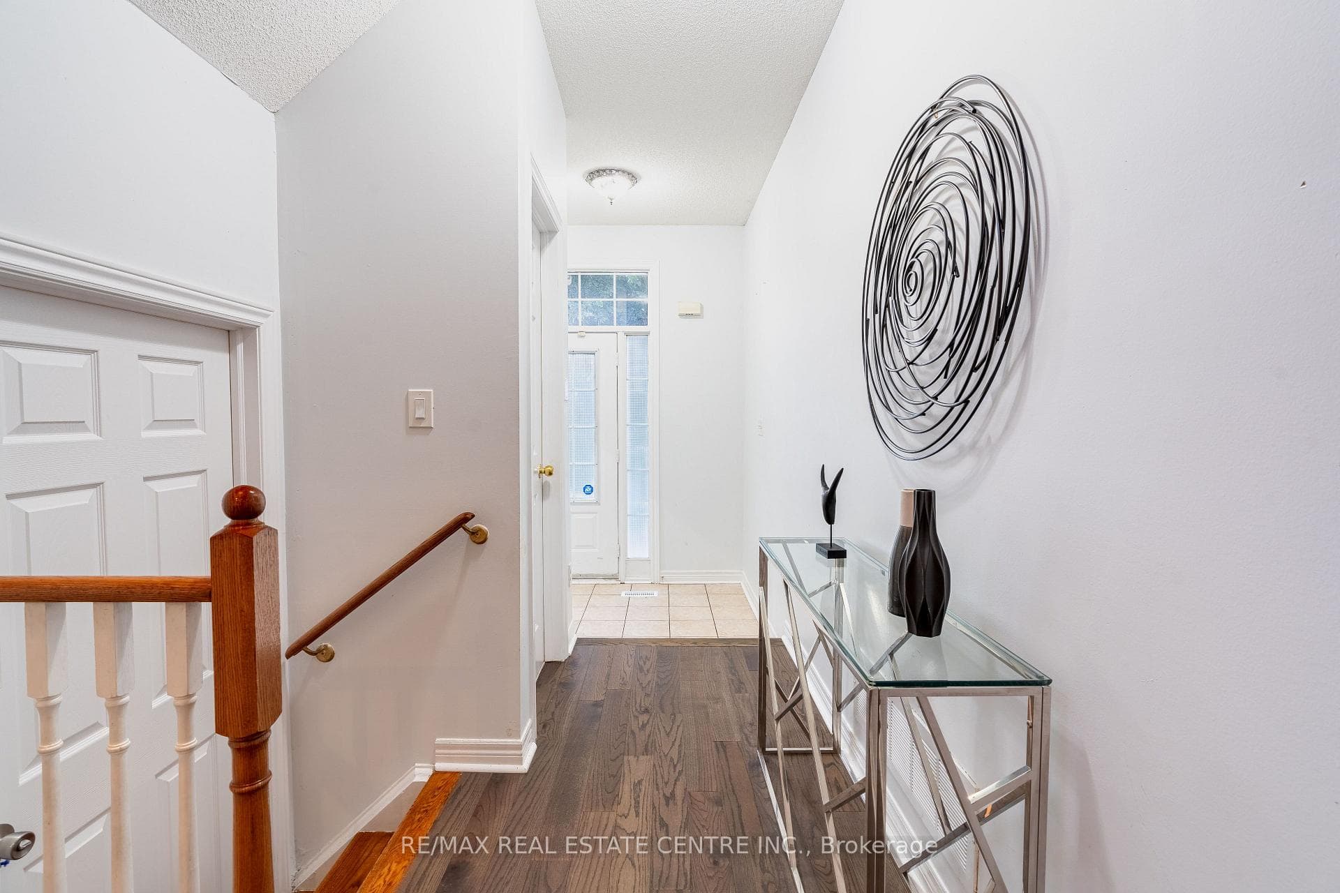 73 Pantomine Boulevard photo 5