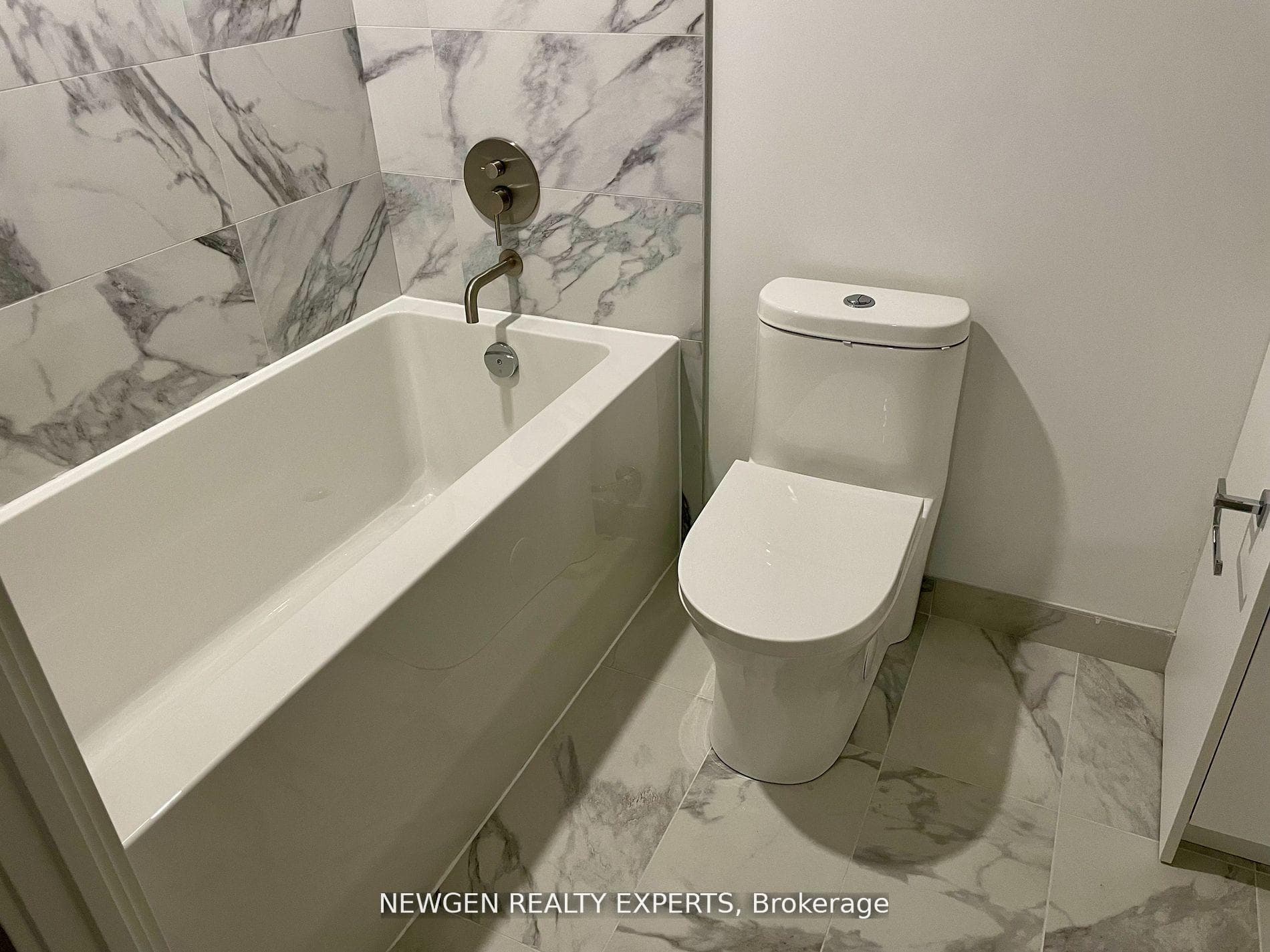 1100 Sheppard Avenue Unit LPH33 photo 25