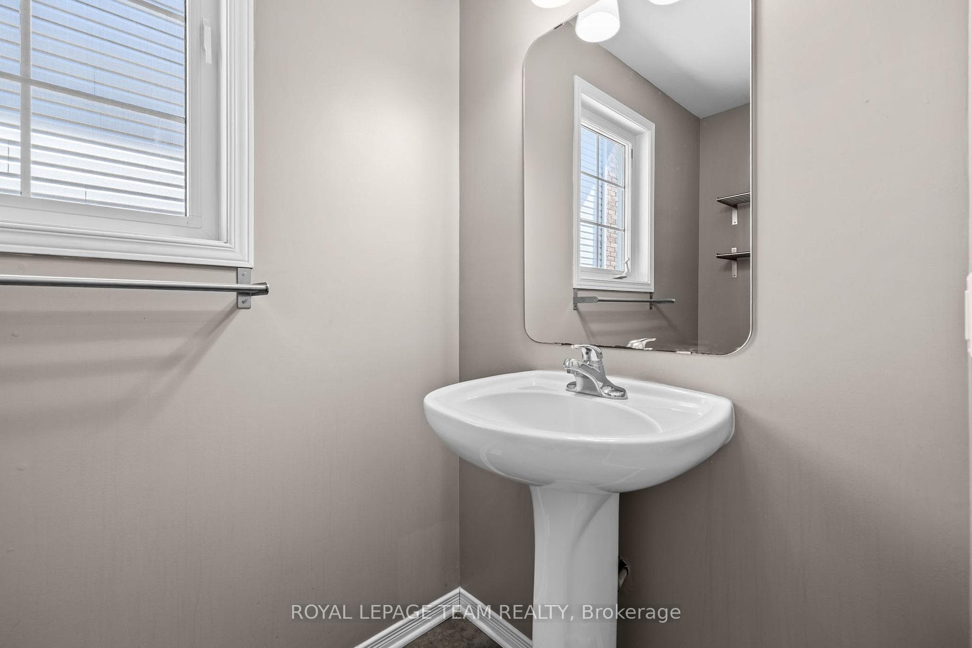 938 Torovin Private Avenue photo 15