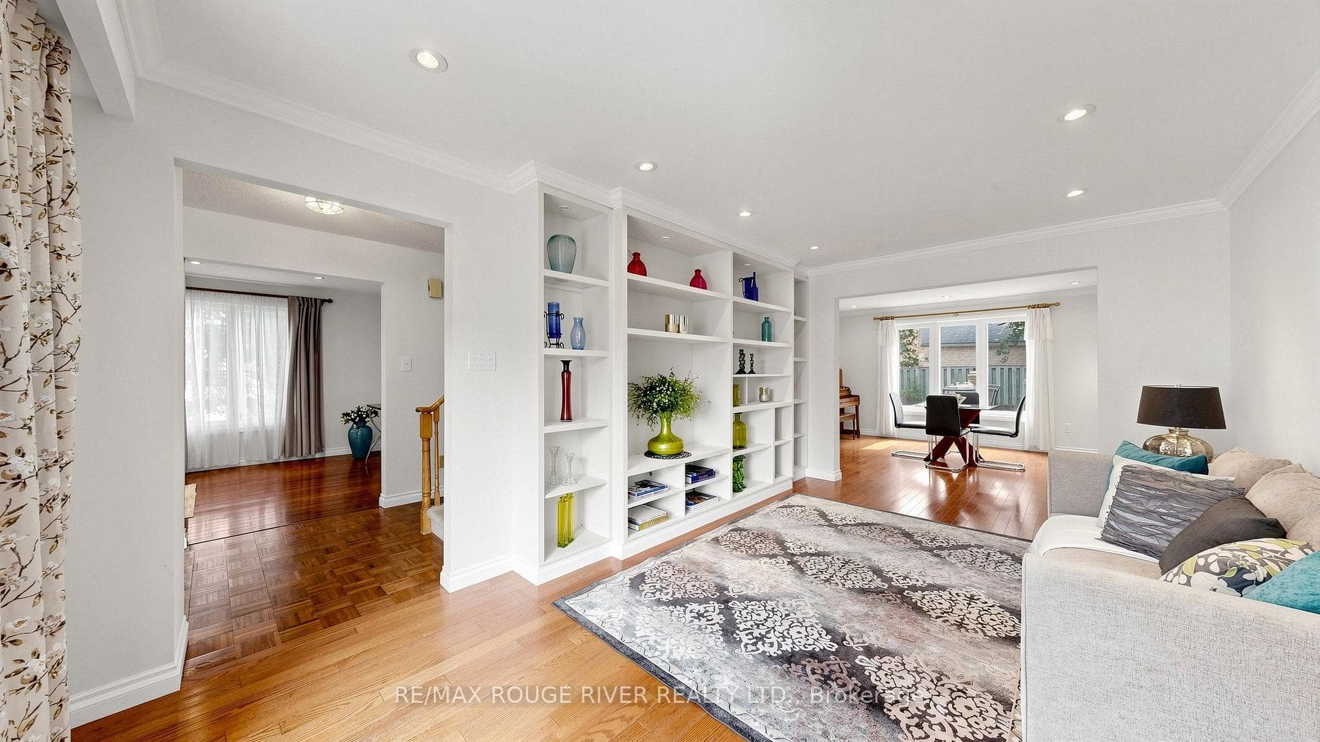103 Ambercroft Boulevard photo 8