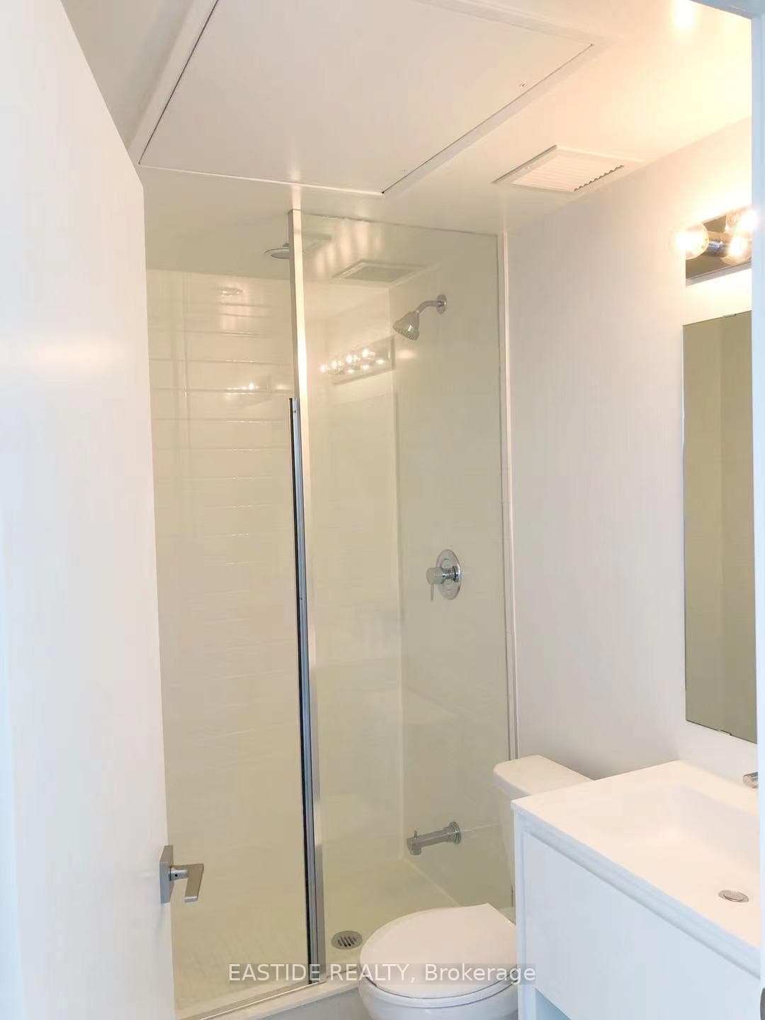 159 Wellesley Street Unit 1504 photo 12