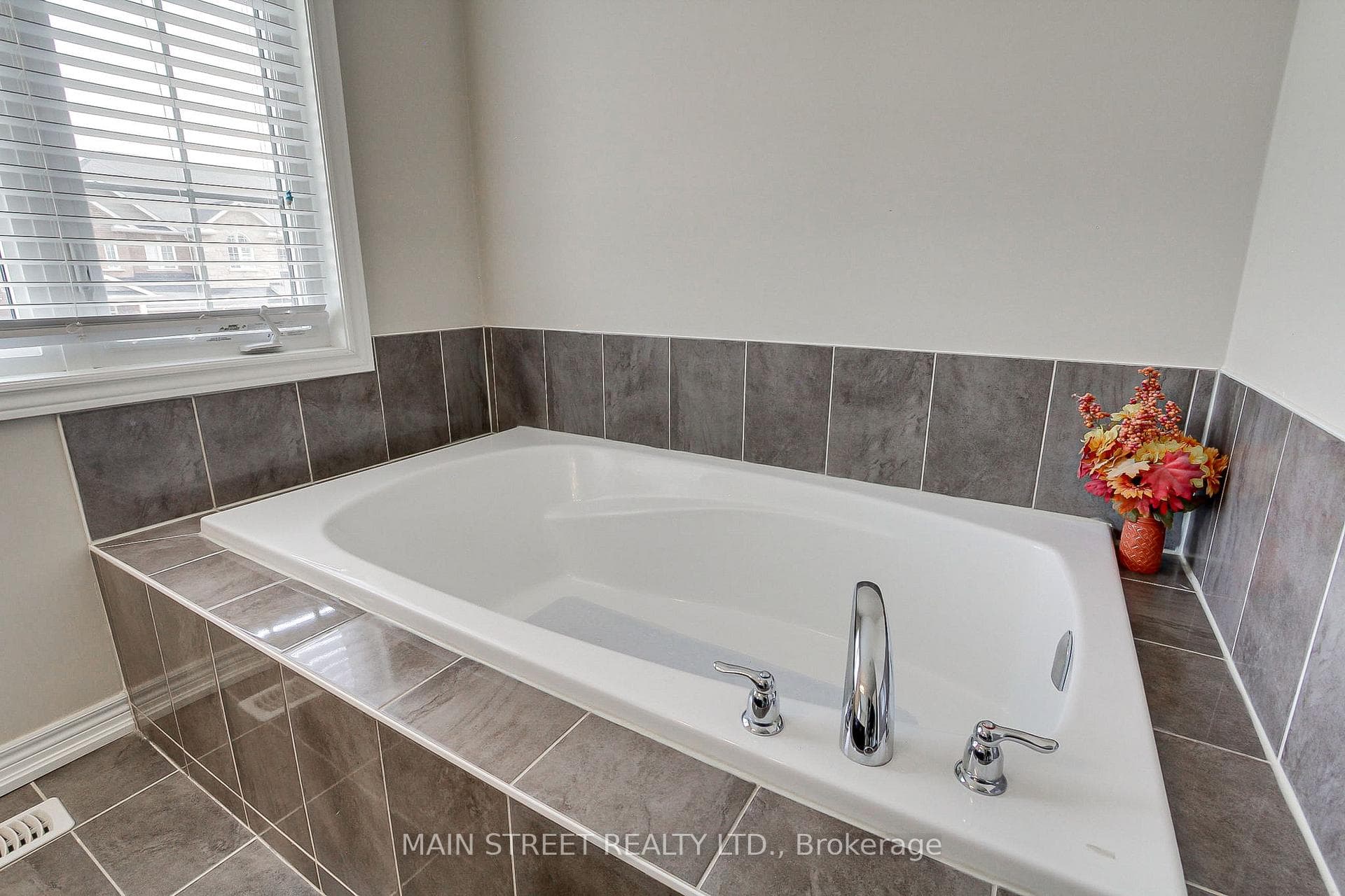 42 Prosser Crescent photo 21
