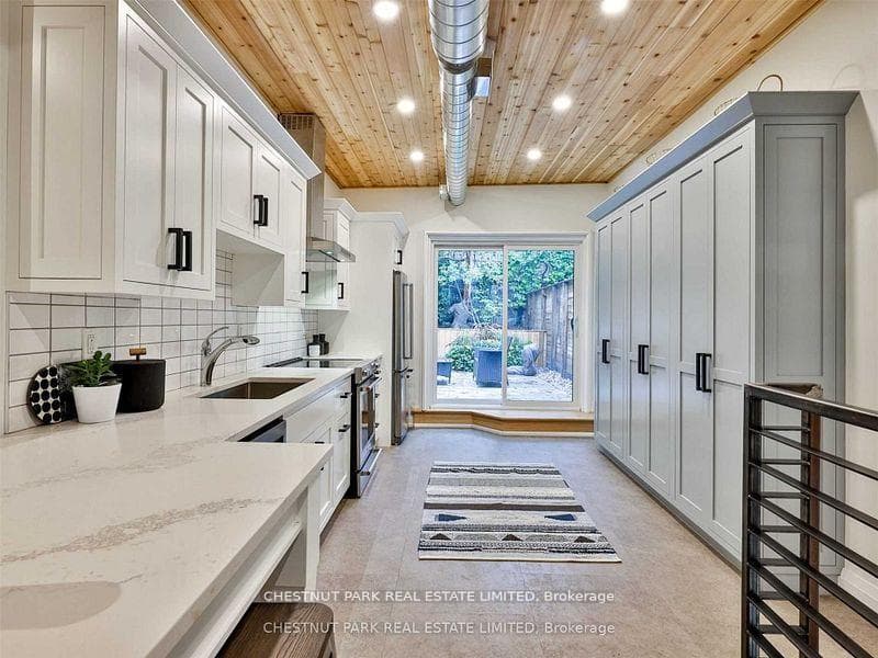 14 Allen Avenue photo 10