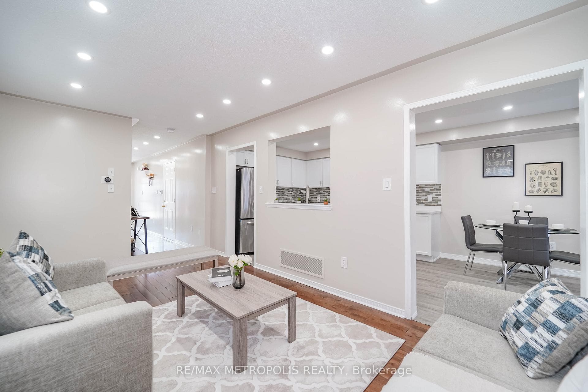 65 Presley Crescent photo 10