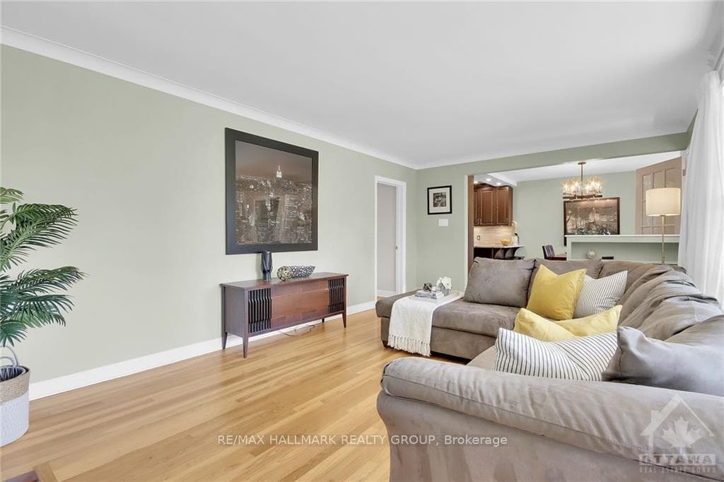2063 NEEPAWA Avenue photo 7