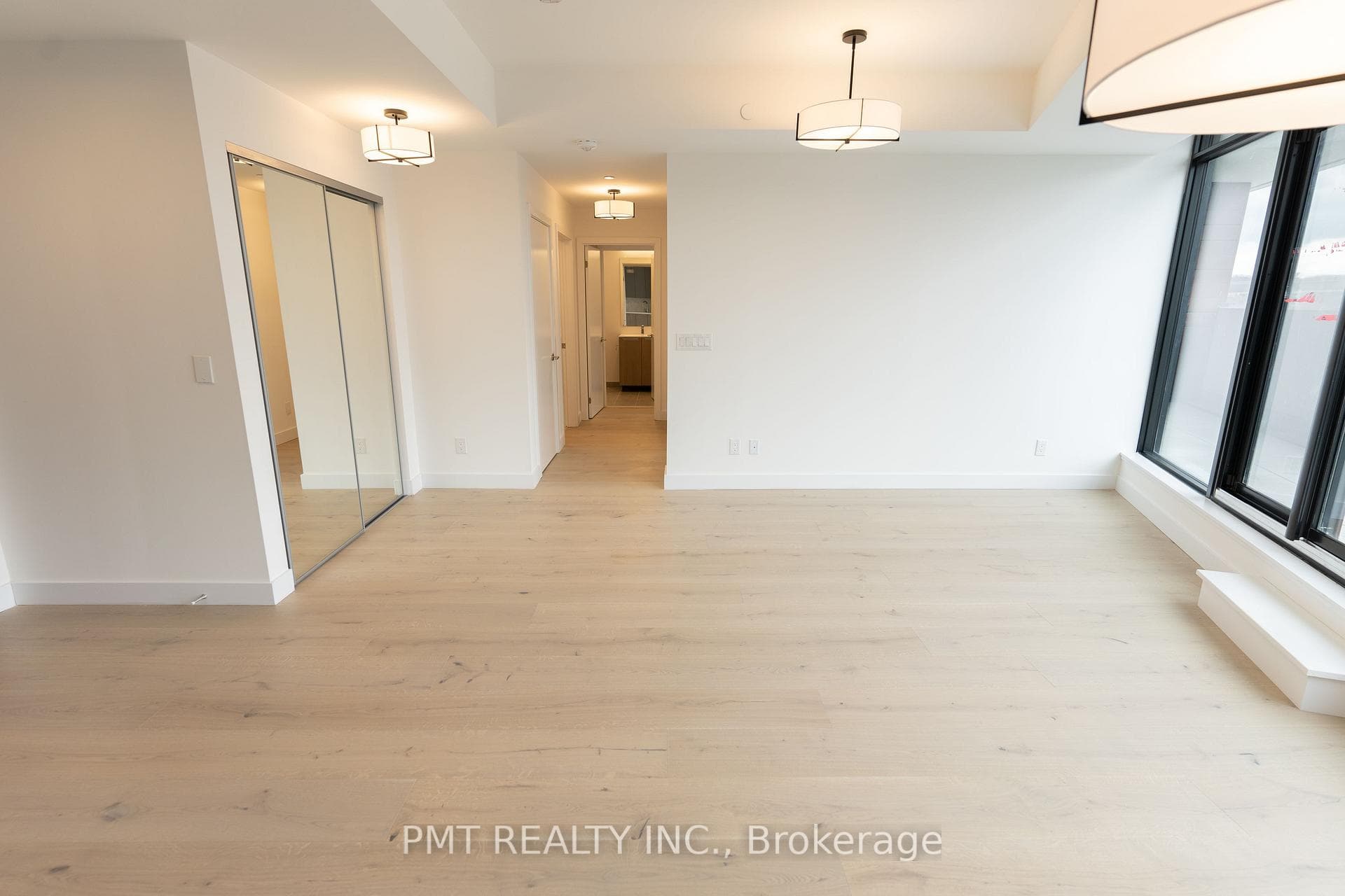 160 Kingsway Crescent Unit 510 photo 12