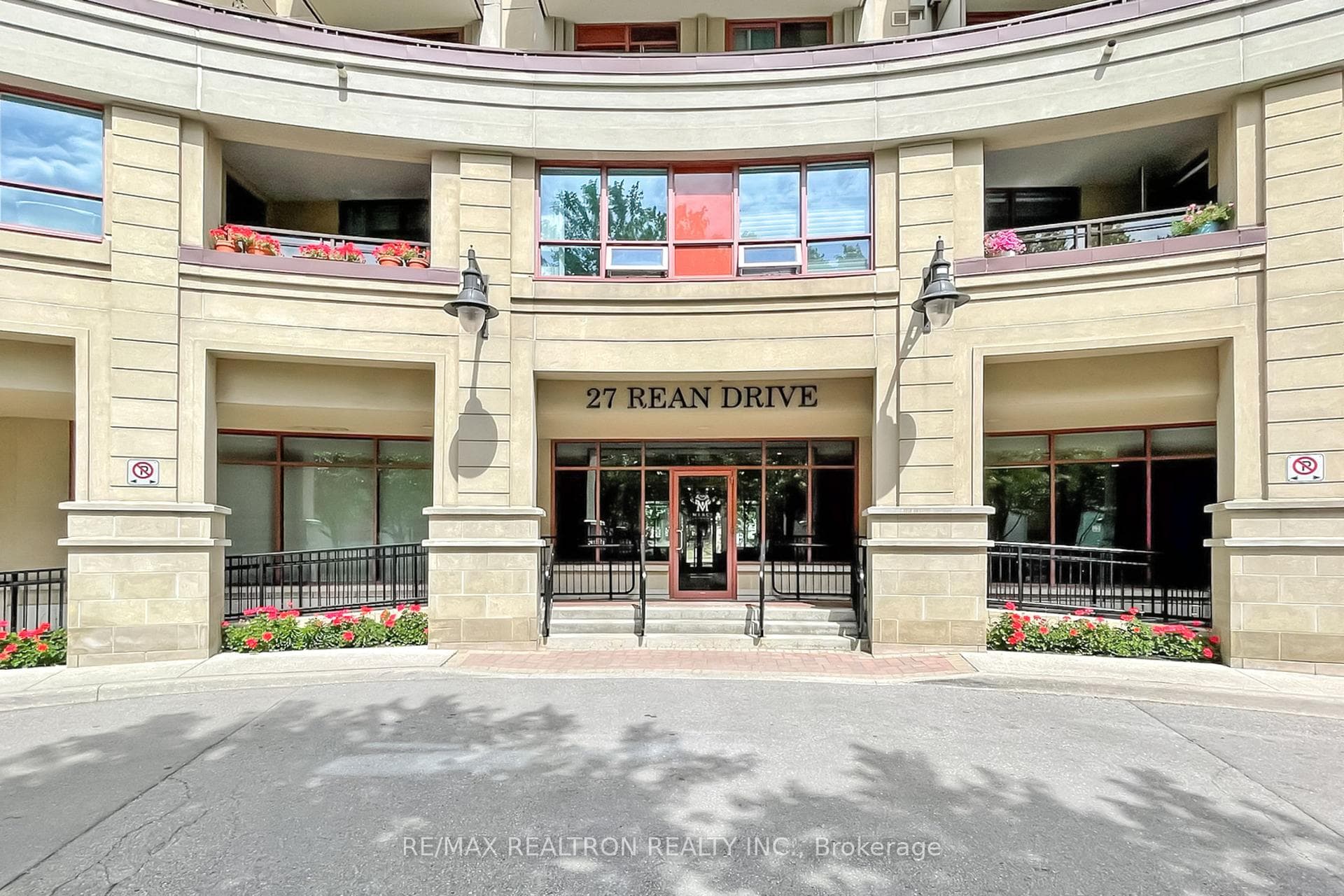 27 Rean Drive Unit 629 photo 3