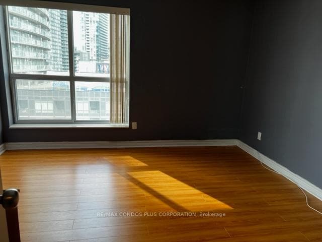 600 Queens Quay Unit 1002 photo 7