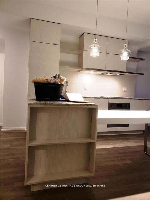 197 Yonge Street Unit 4614 photo 6