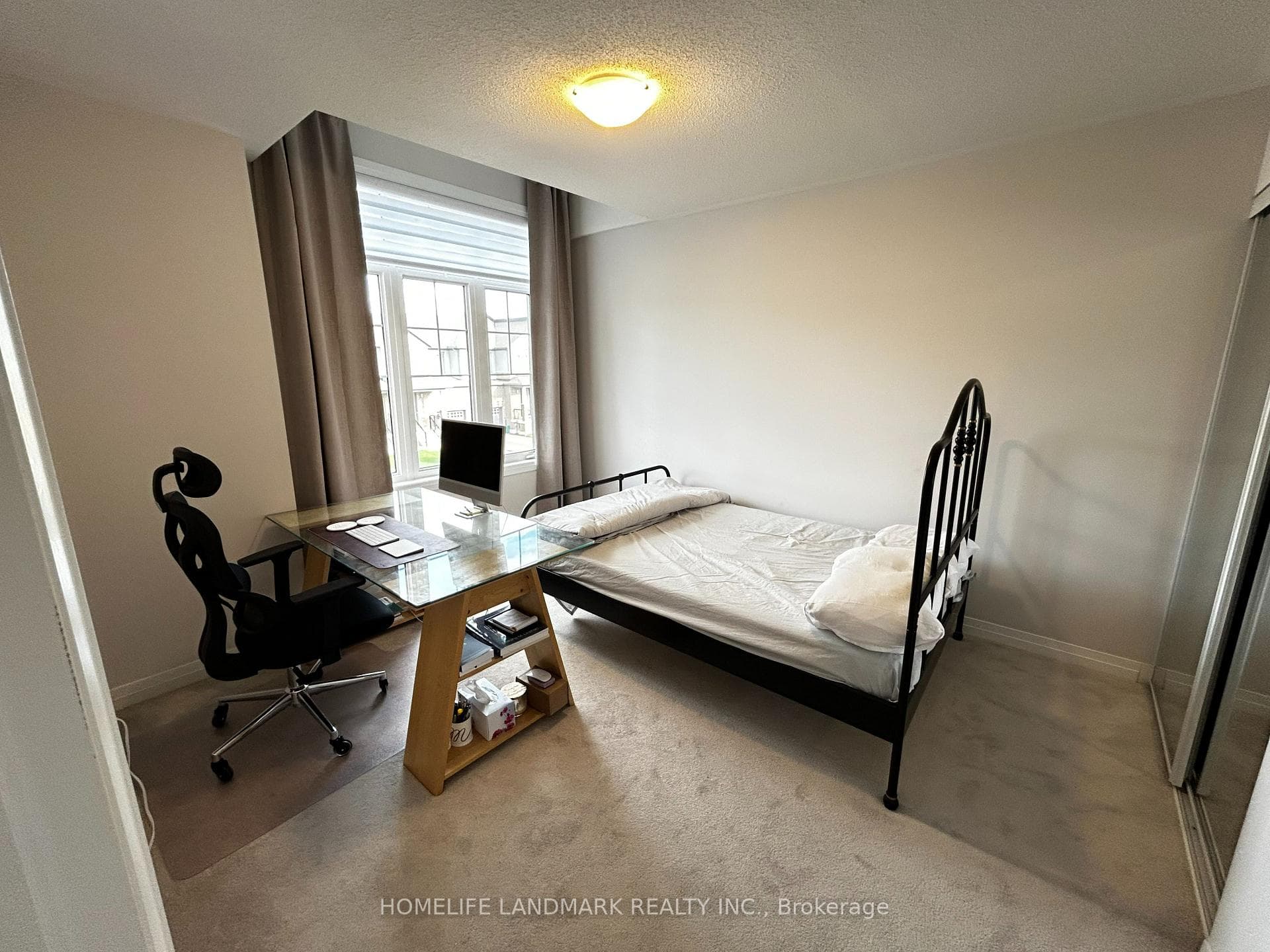 88 Freedom Crescent photo 16