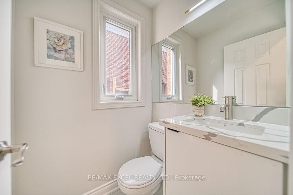 24 Bridlewood Boulevard photo 15