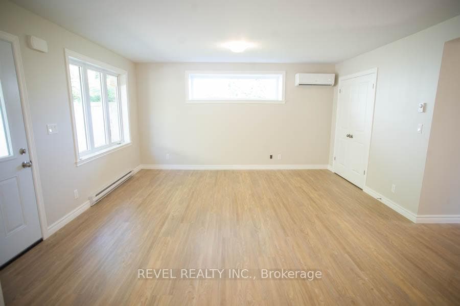 Interior Image of Similar Unit