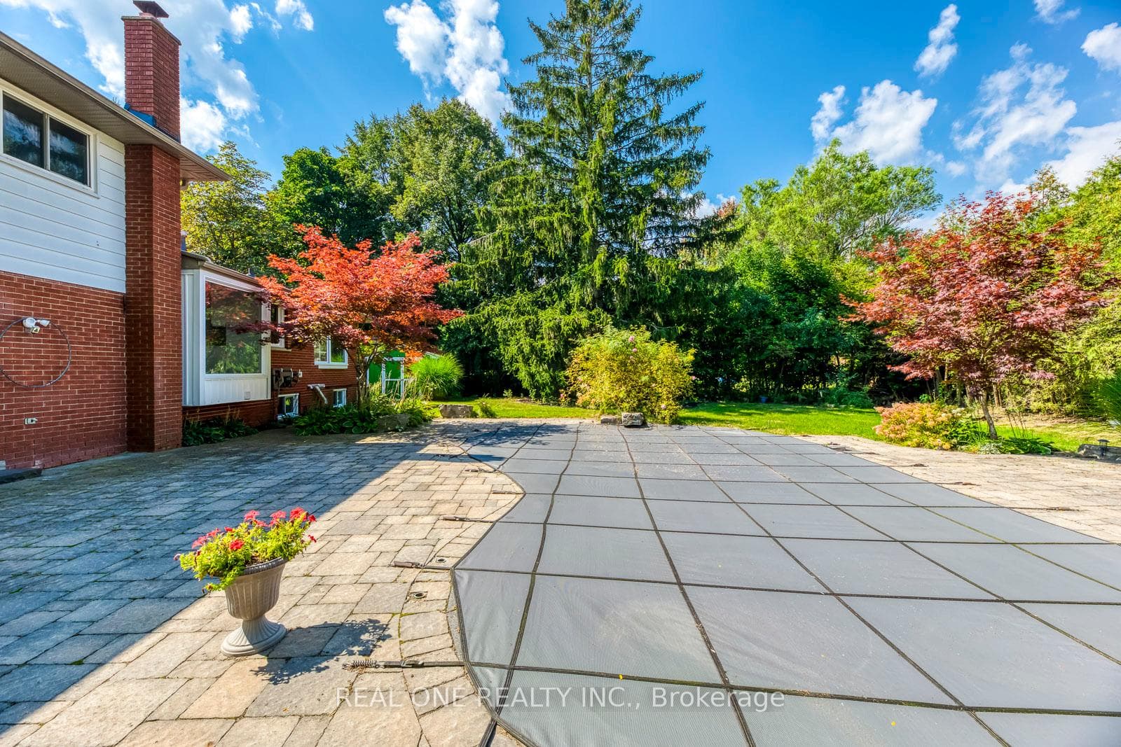 2231 All Saints Crescent photo 41