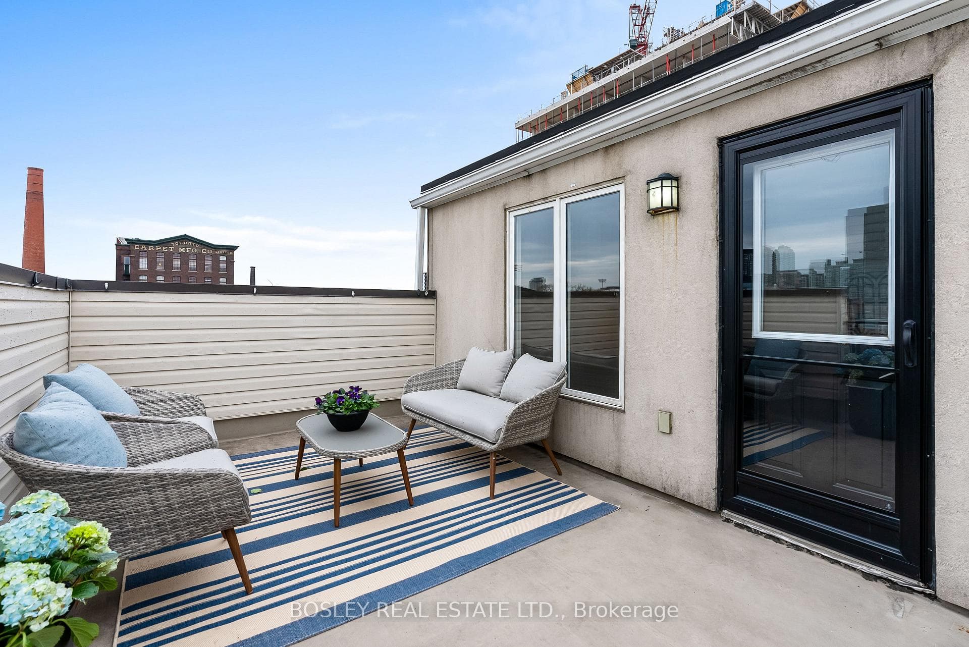 15 Laidlaw Street Unit TH 604 photo 25