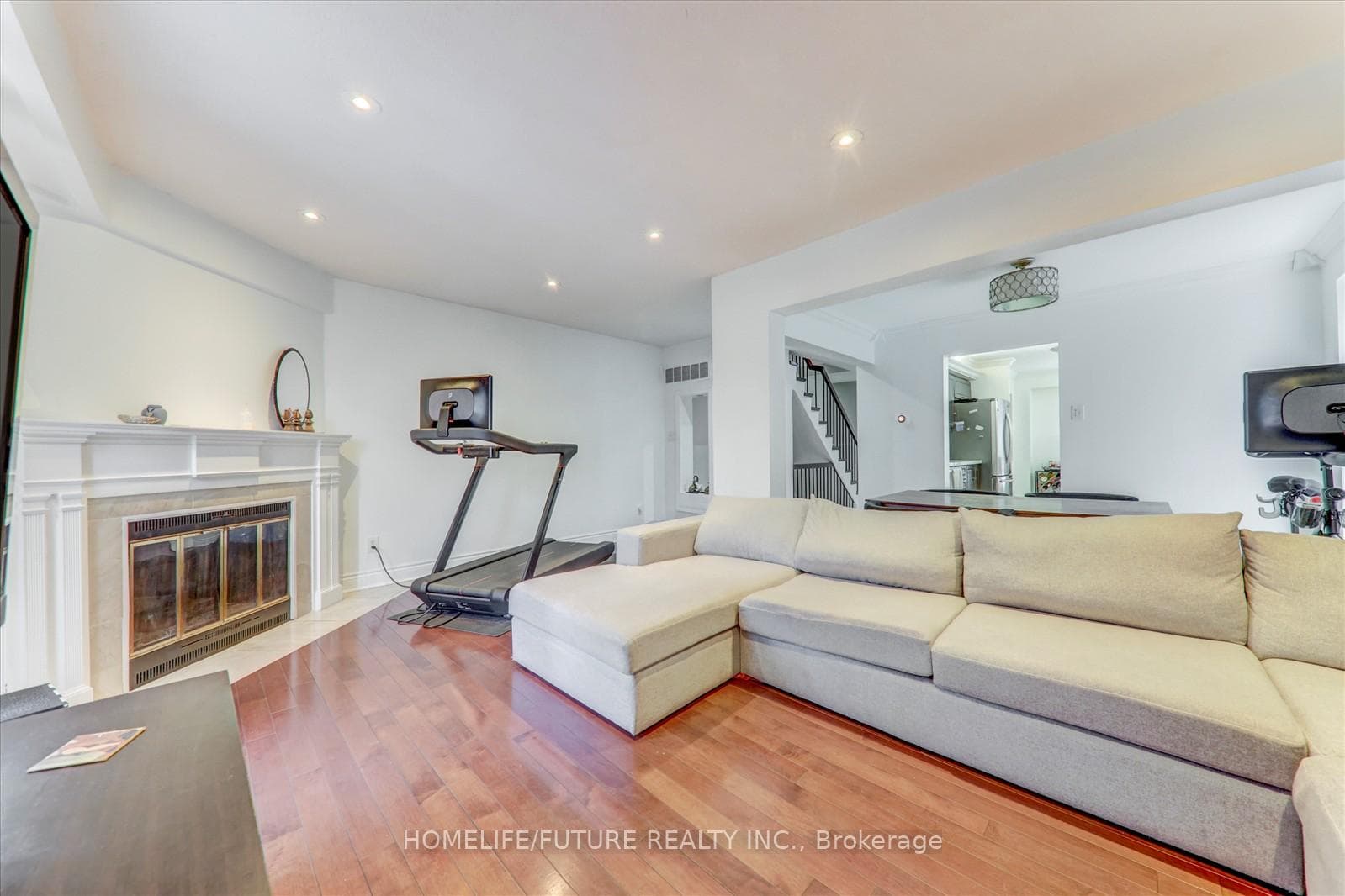 290 Braymore Boulevard photo 15