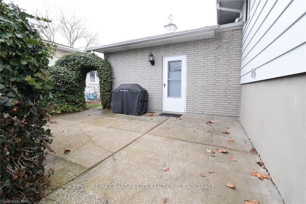 4 GOVERNOR SIMCOE Drive photo 43