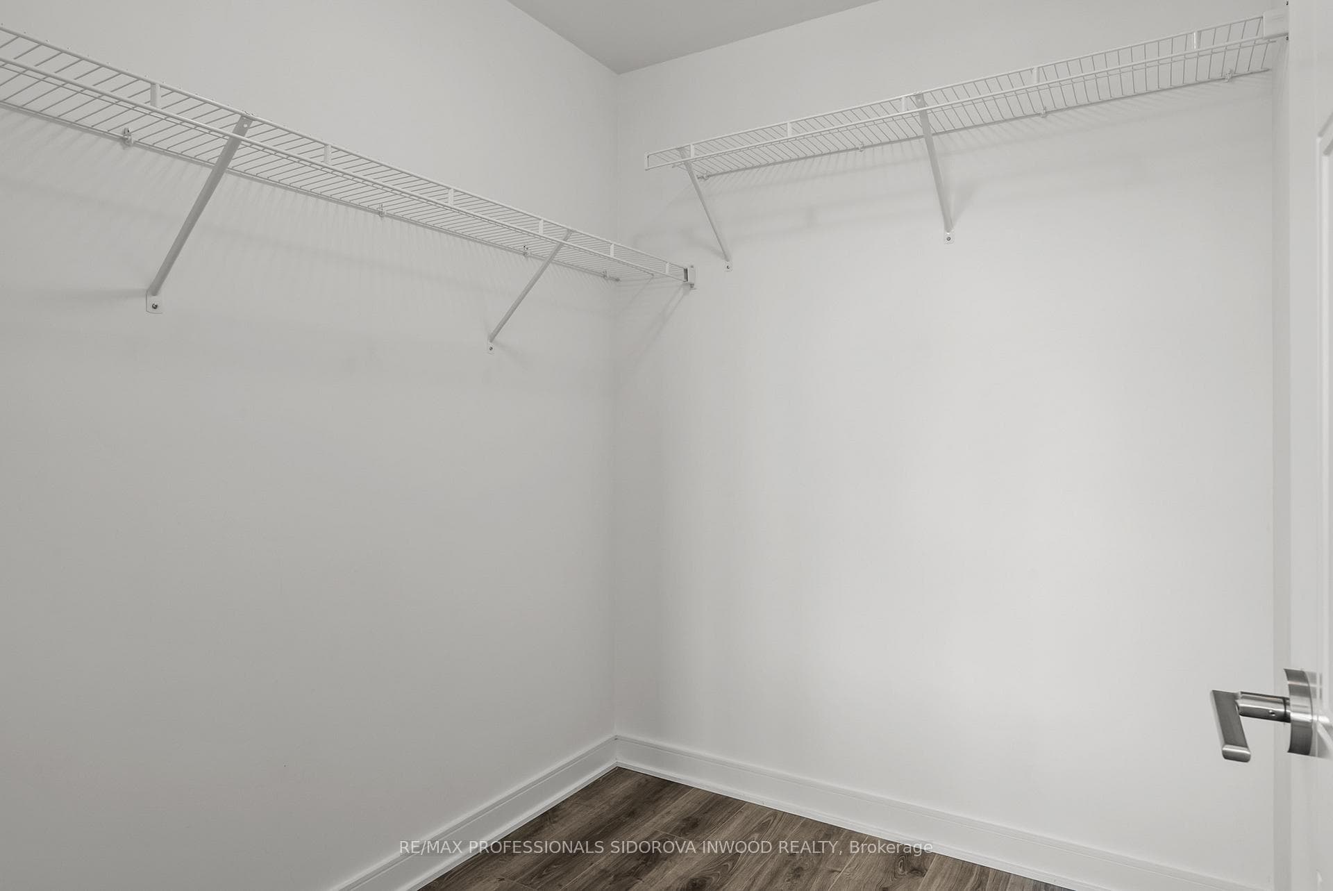 25 Neighbourhood Lane Unit 905 photo 17